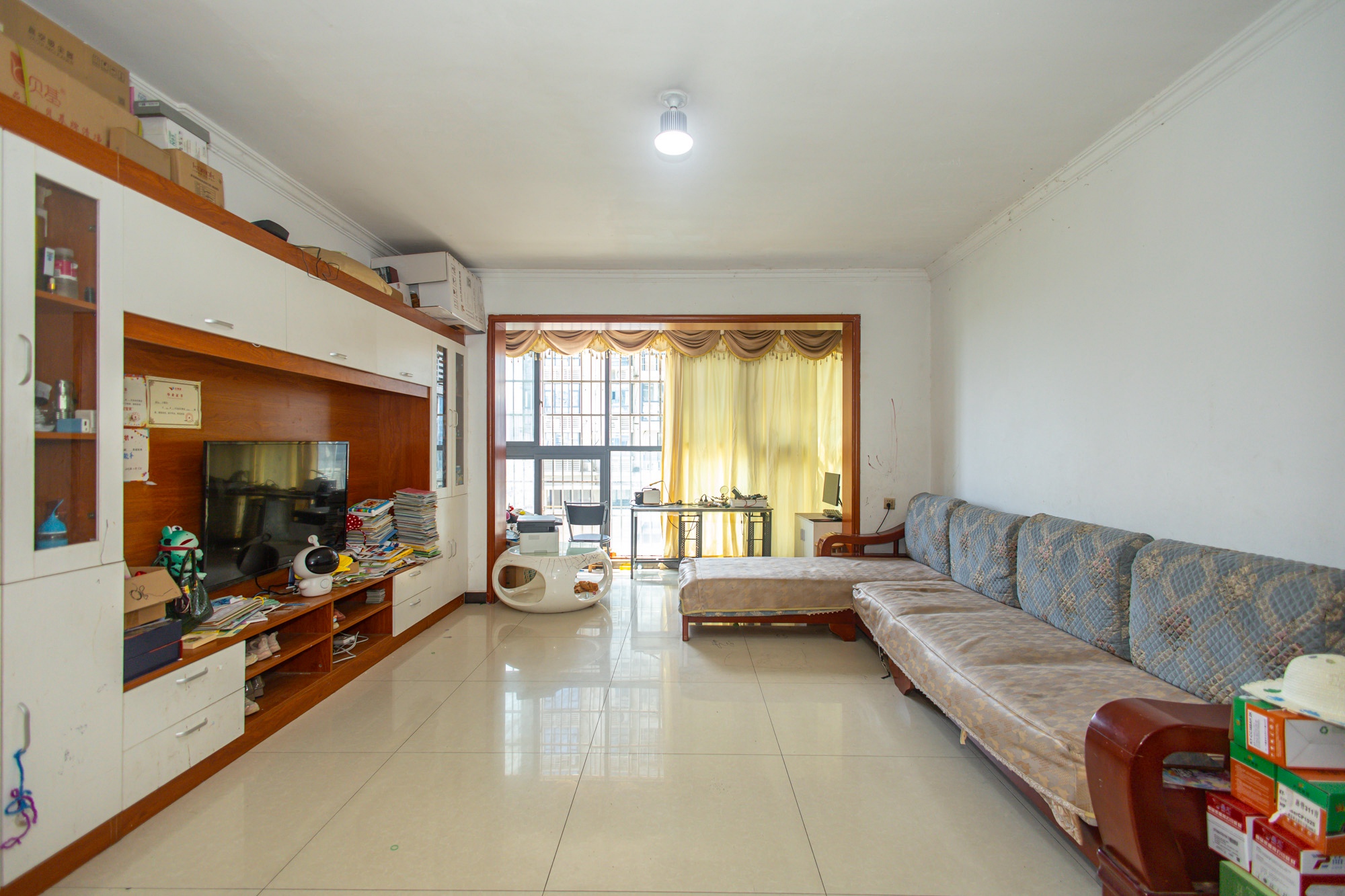 财富港湾(绿领大厦) 3室2厅2卫 68.0万 财富港湾(绿领大厦) 3室2厅2卫 68.0万客厅