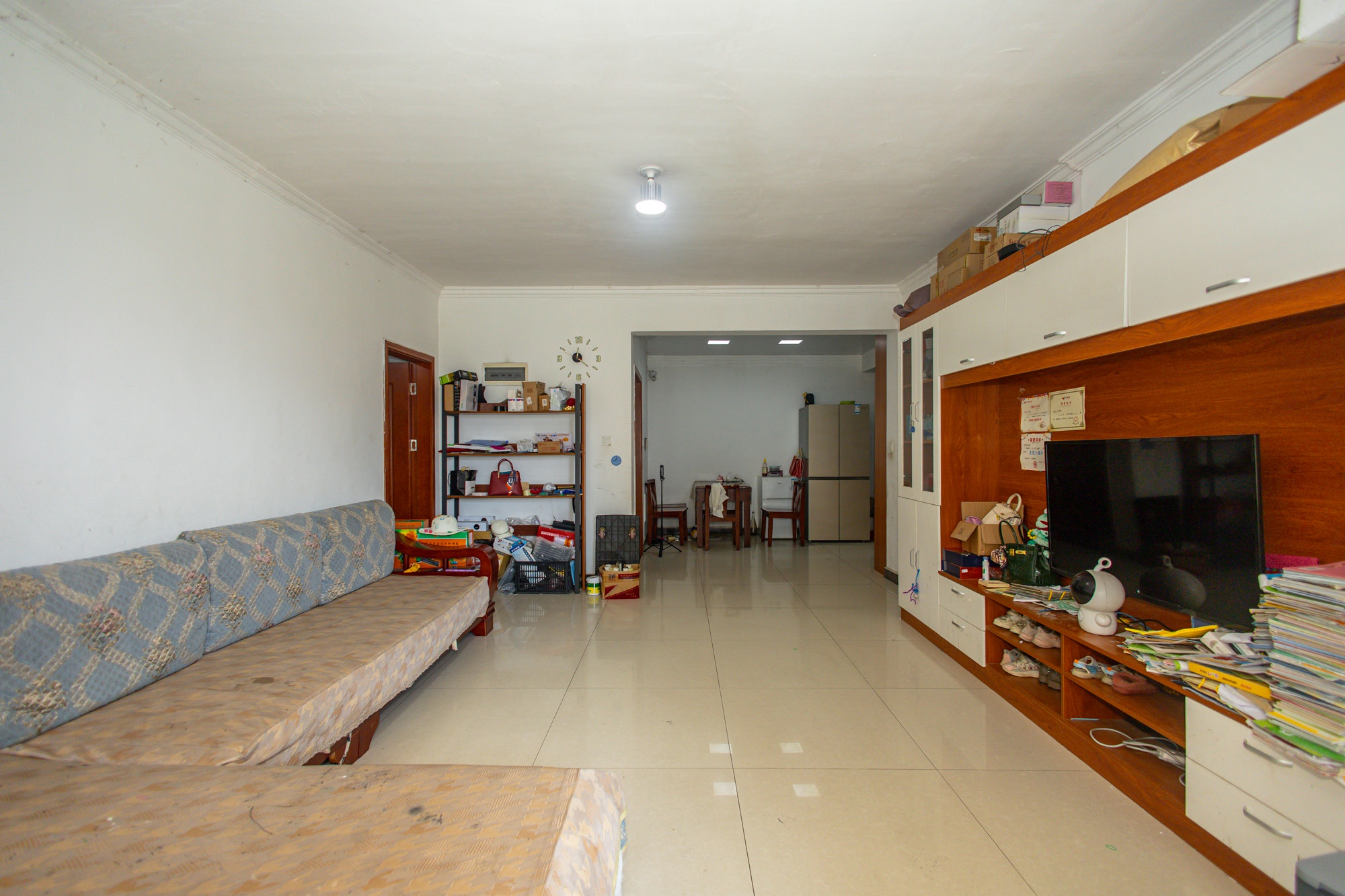 财富港湾(绿领大厦) 3室2厅2卫 68.0万 财富港湾(绿领大厦) 3室2厅2卫 68.0万客厅