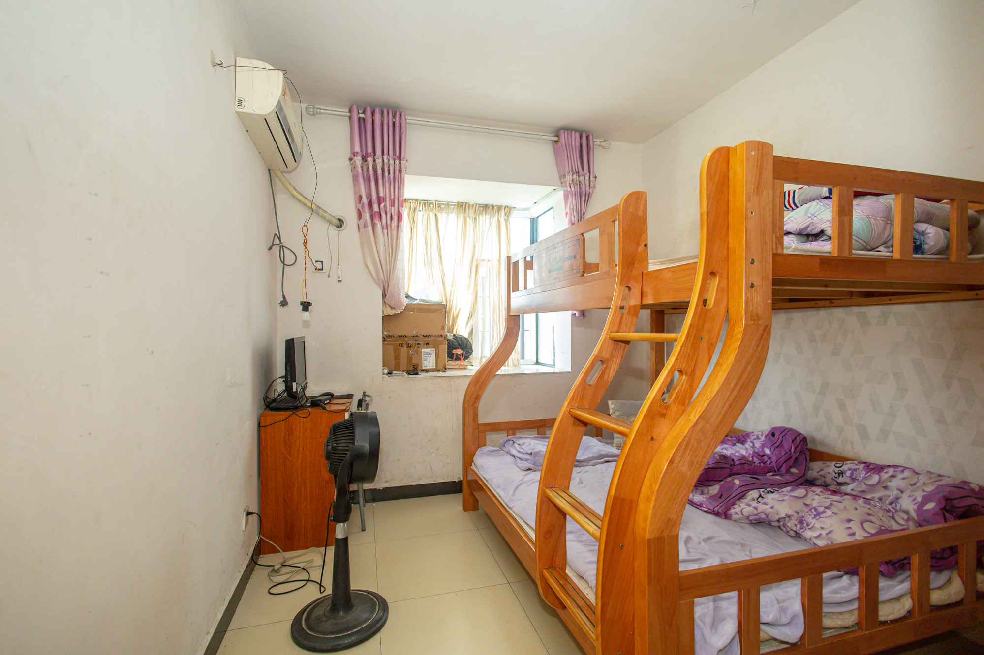 财富港湾(绿领大厦) 3室2厅2卫 68.0万 财富港湾(绿领大厦) 3室2厅2卫 68.0万卧室