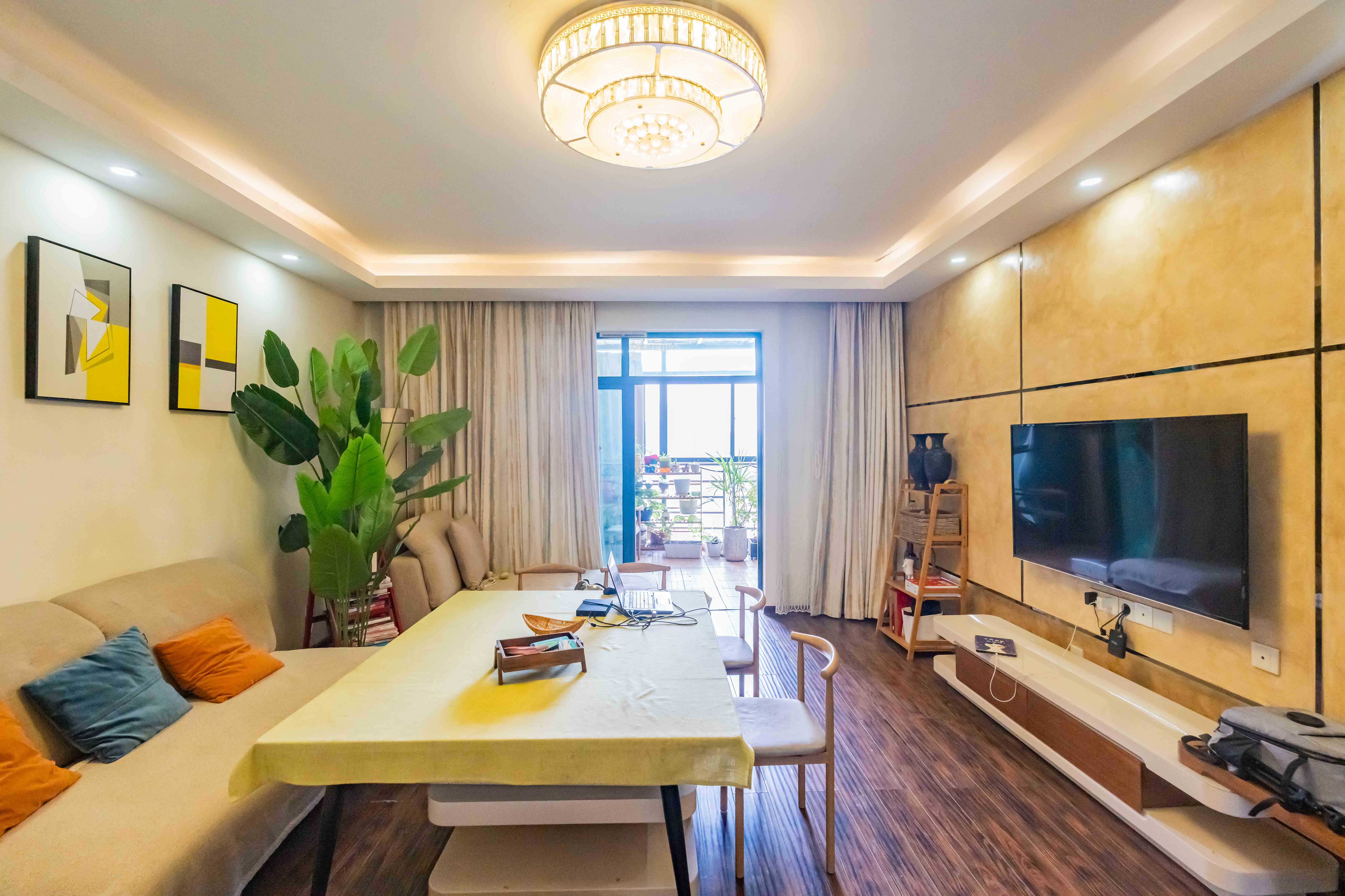 华盛新外滩 4室2厅2卫 200.0万 华盛新外滩 4室2厅2卫 200.0万客厅