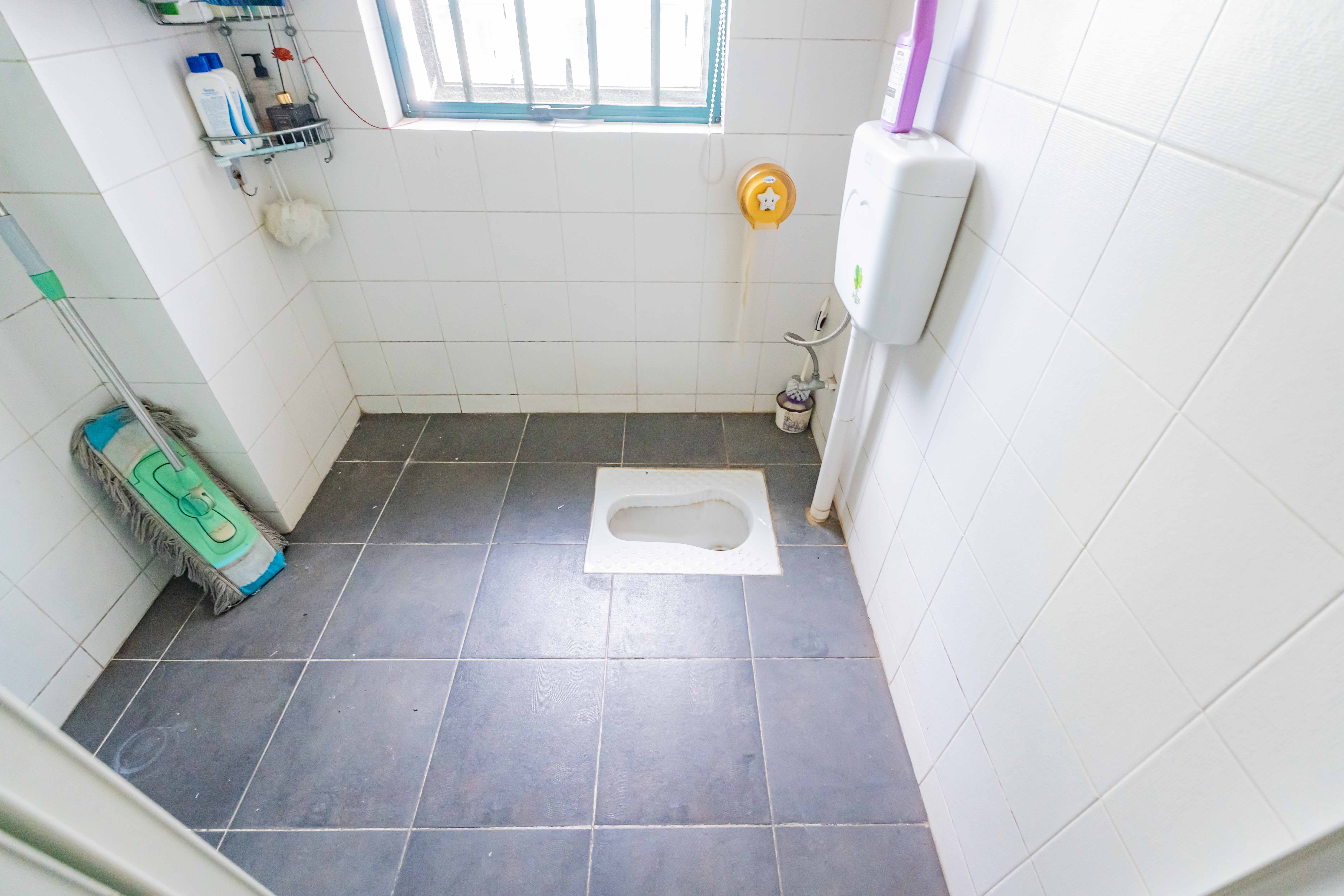 华盛新外滩 4室2厅2卫 200.0万 华盛新外滩 4室2厅2卫 200.0万卫生间