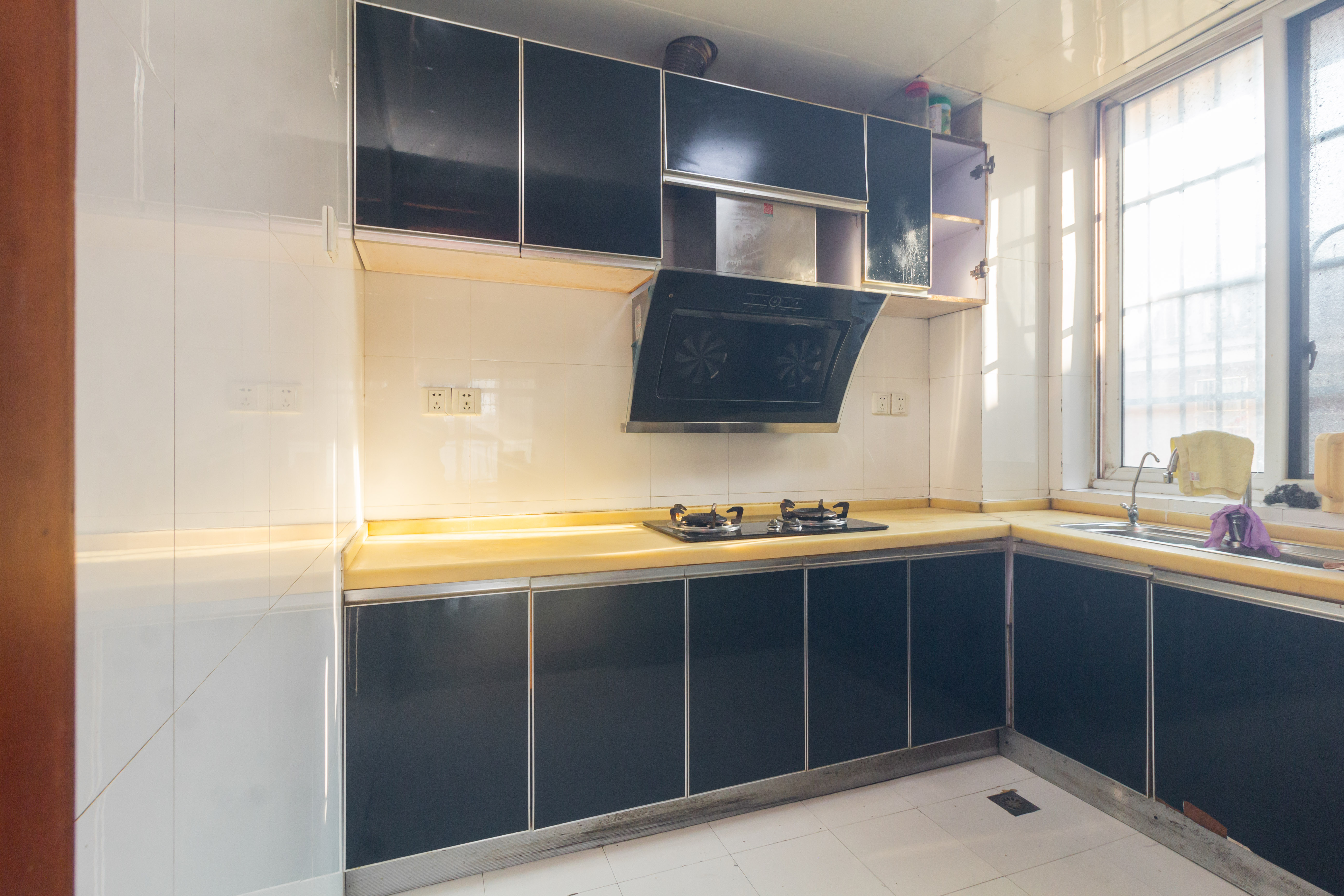 星城国际 1室2厅2卫 62.8万 星城国际 1室2厅2卫 62.8万厨房