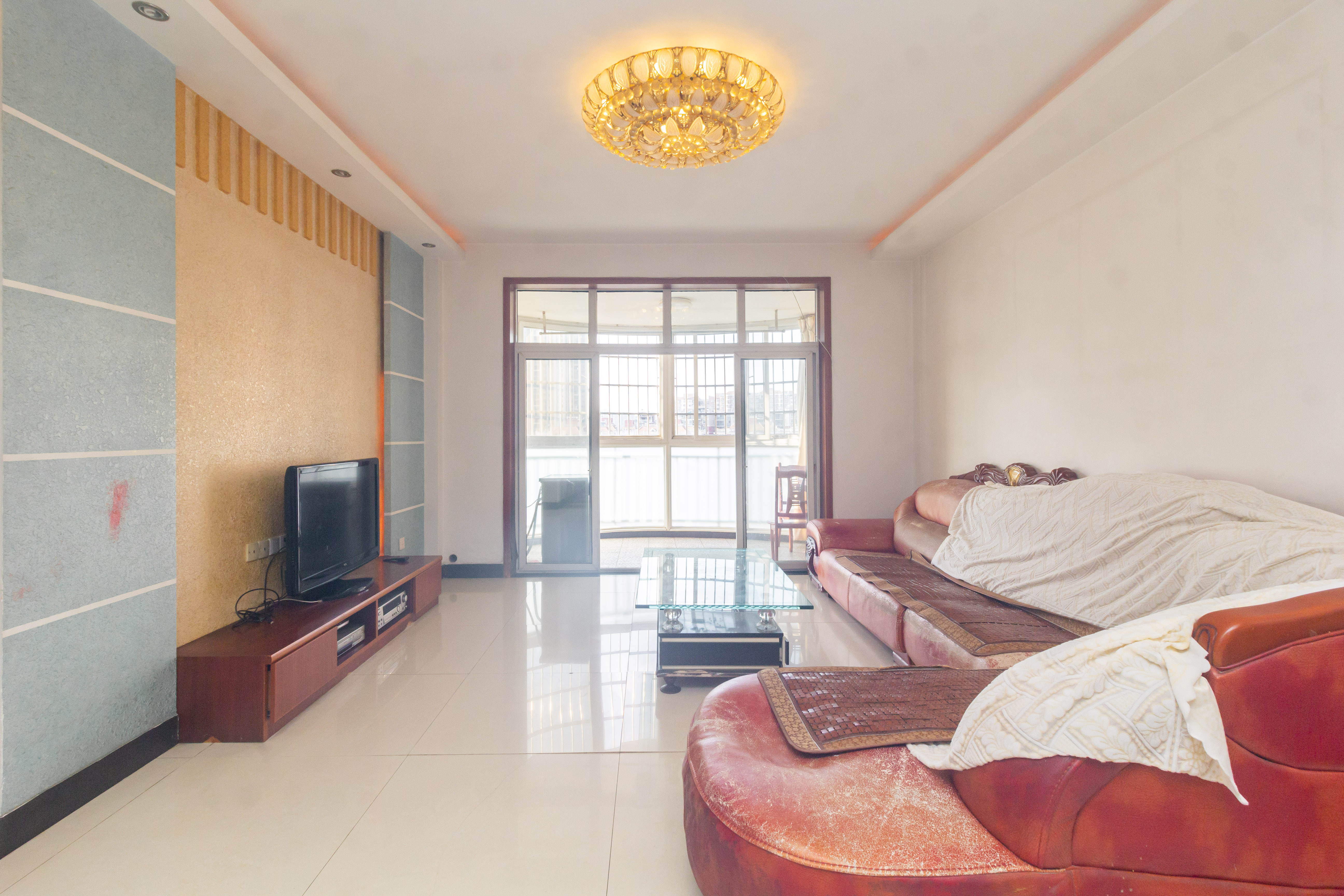 星城国际 1室2厅2卫 62.8万 星城国际 1室2厅2卫 62.8万客厅