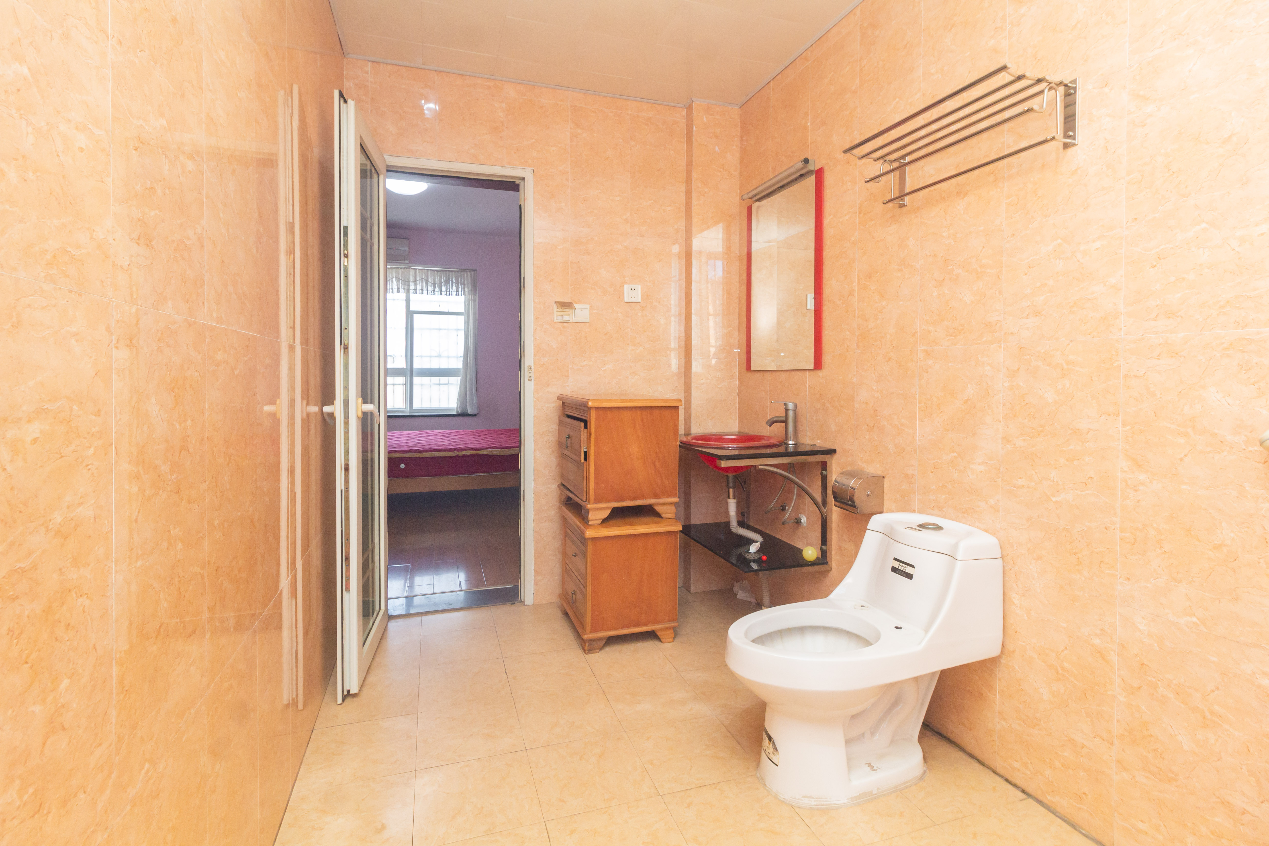 星城国际 1室2厅2卫 62.8万 星城国际 1室2厅2卫 62.8万卫生间