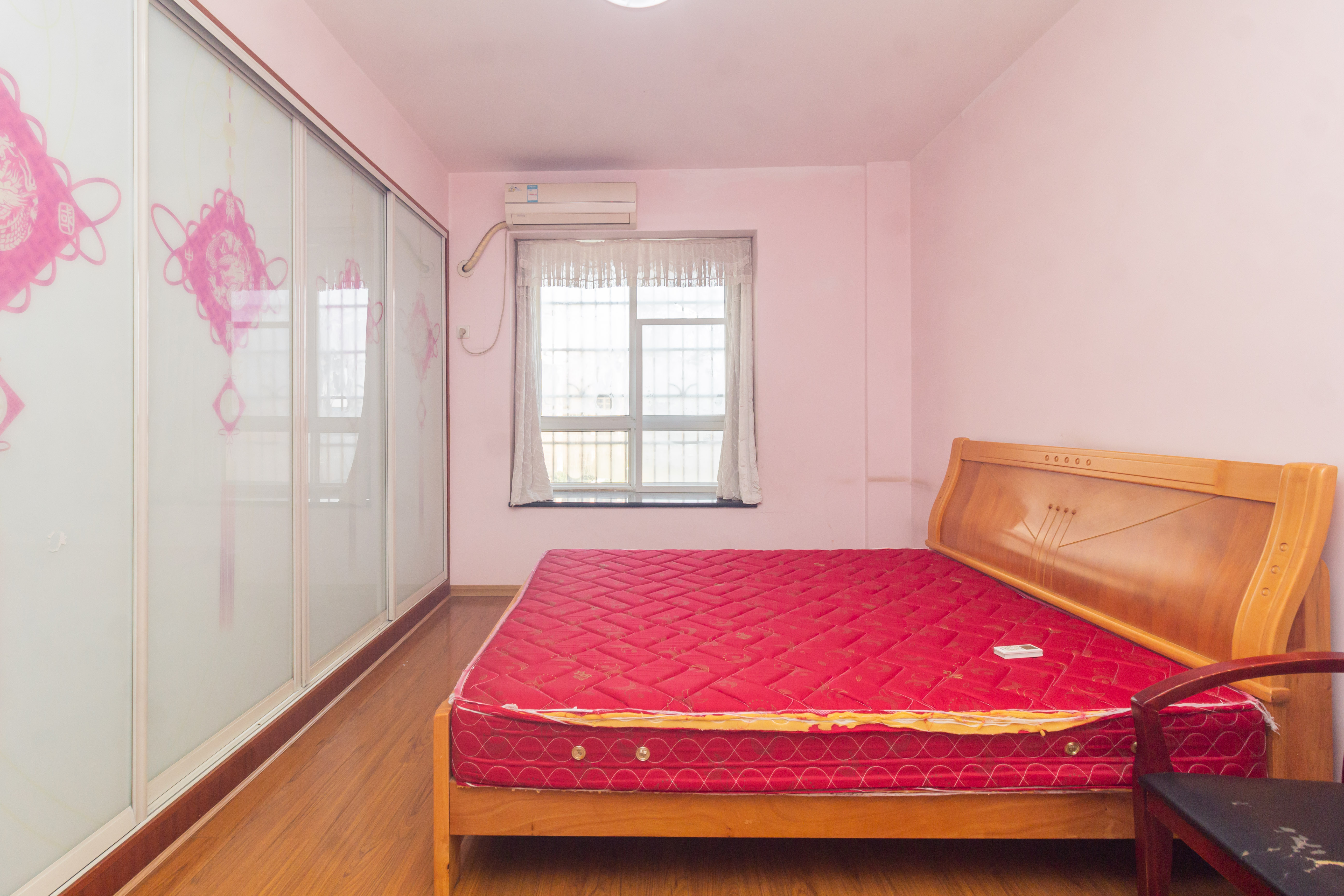 星城国际 1室2厅2卫 62.8万 星城国际 1室2厅2卫 62.8万卧室