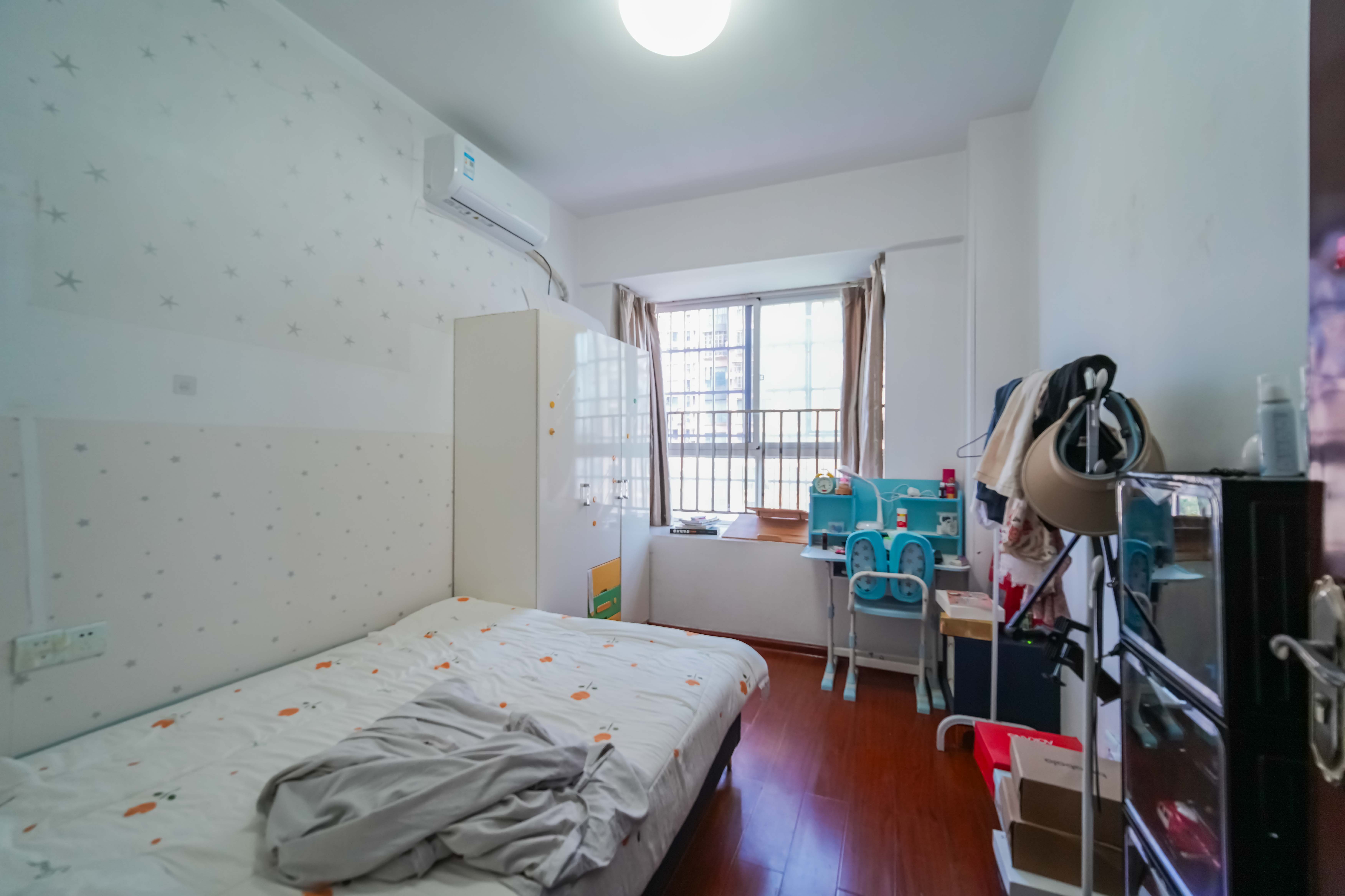 城市山水豪园（山水城市风景）  3室2厅2卫   135.00万卧室