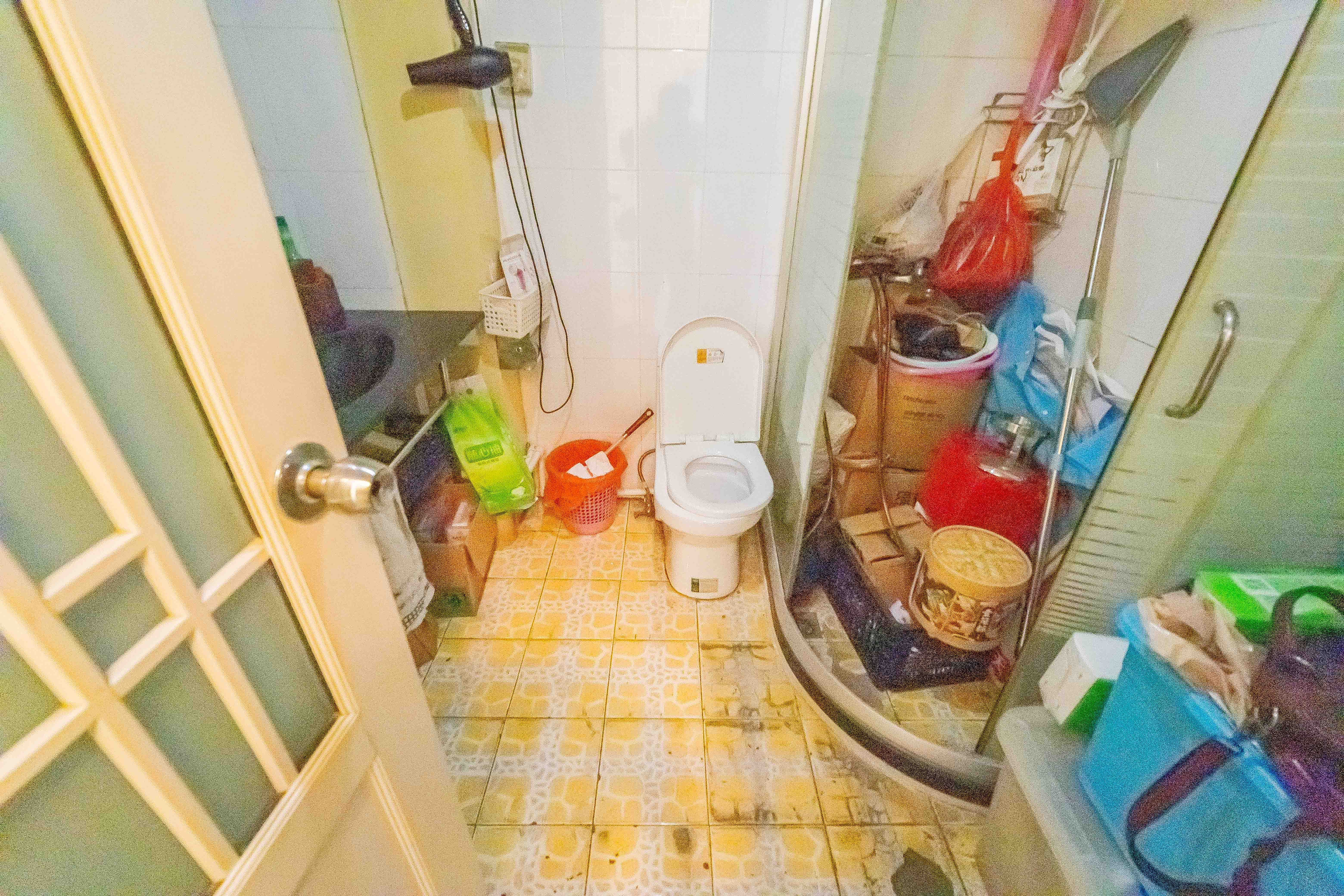 南建公寓  3室2厅2卫   84.80万卫生间