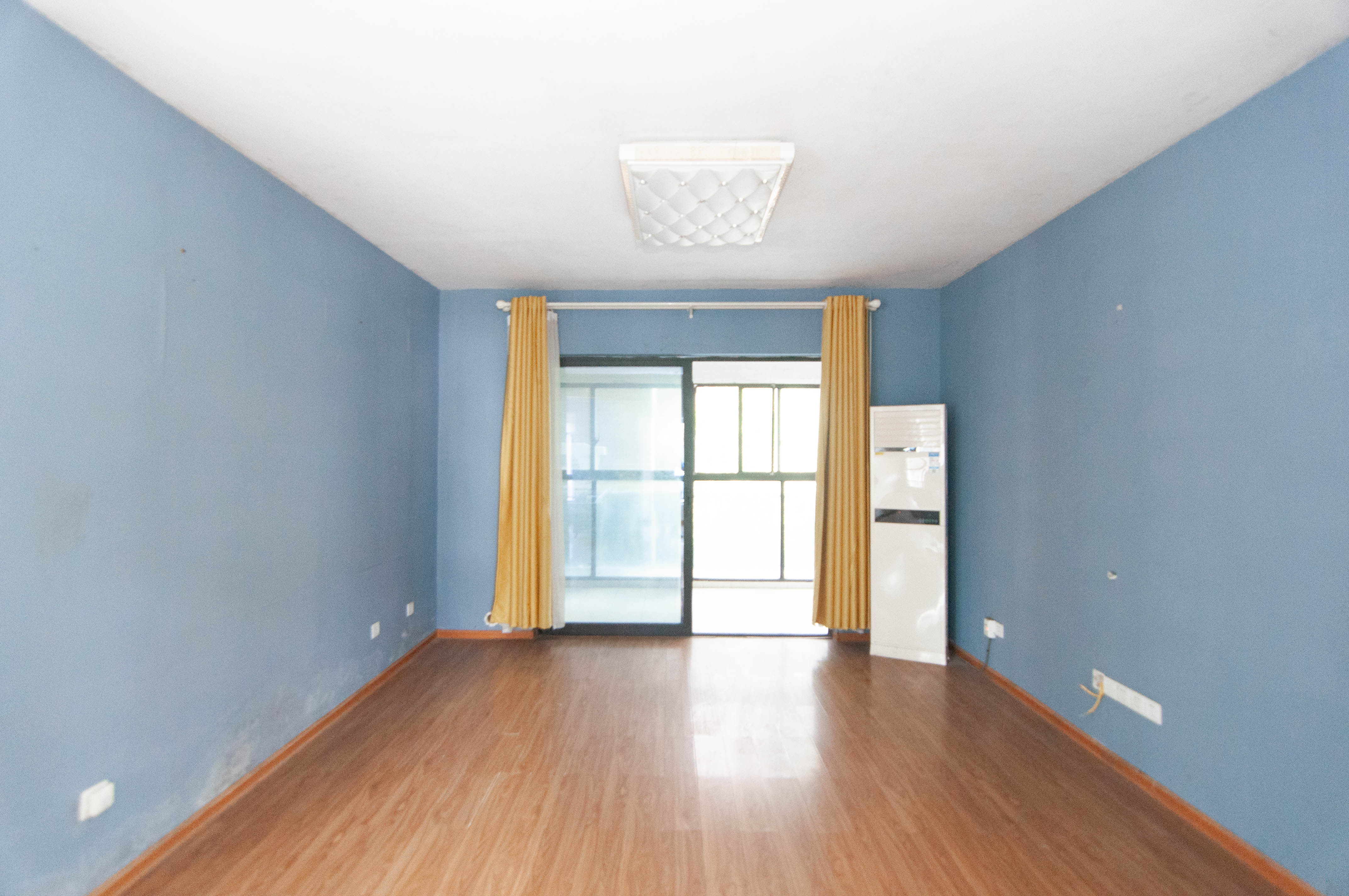 达美D6区  4室2厅2卫    108.0万 达美D6区  4室2厅2卫    108.0万客厅