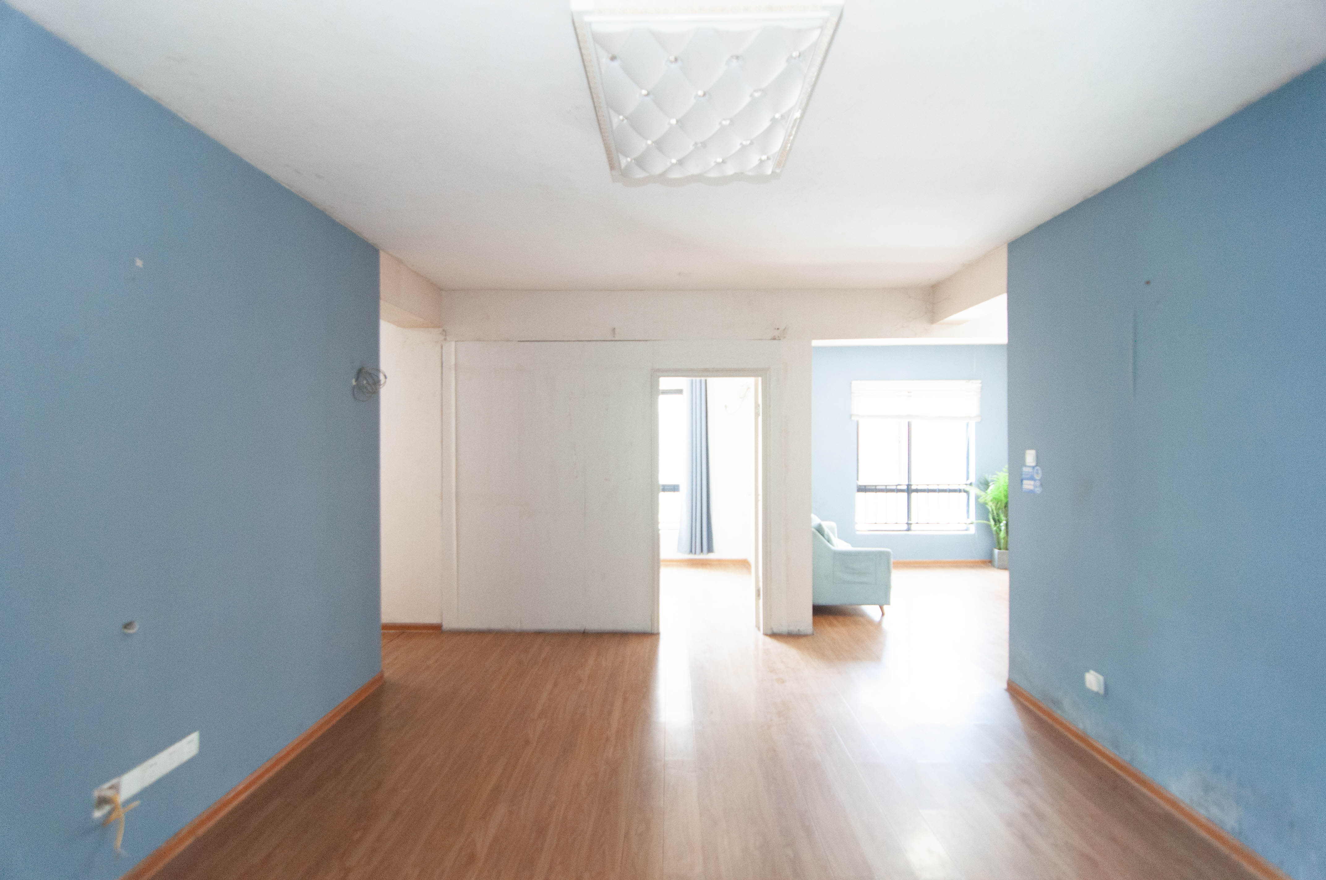 达美D6区  4室2厅2卫    108.0万 达美D6区  4室2厅2卫    108.0万客厅