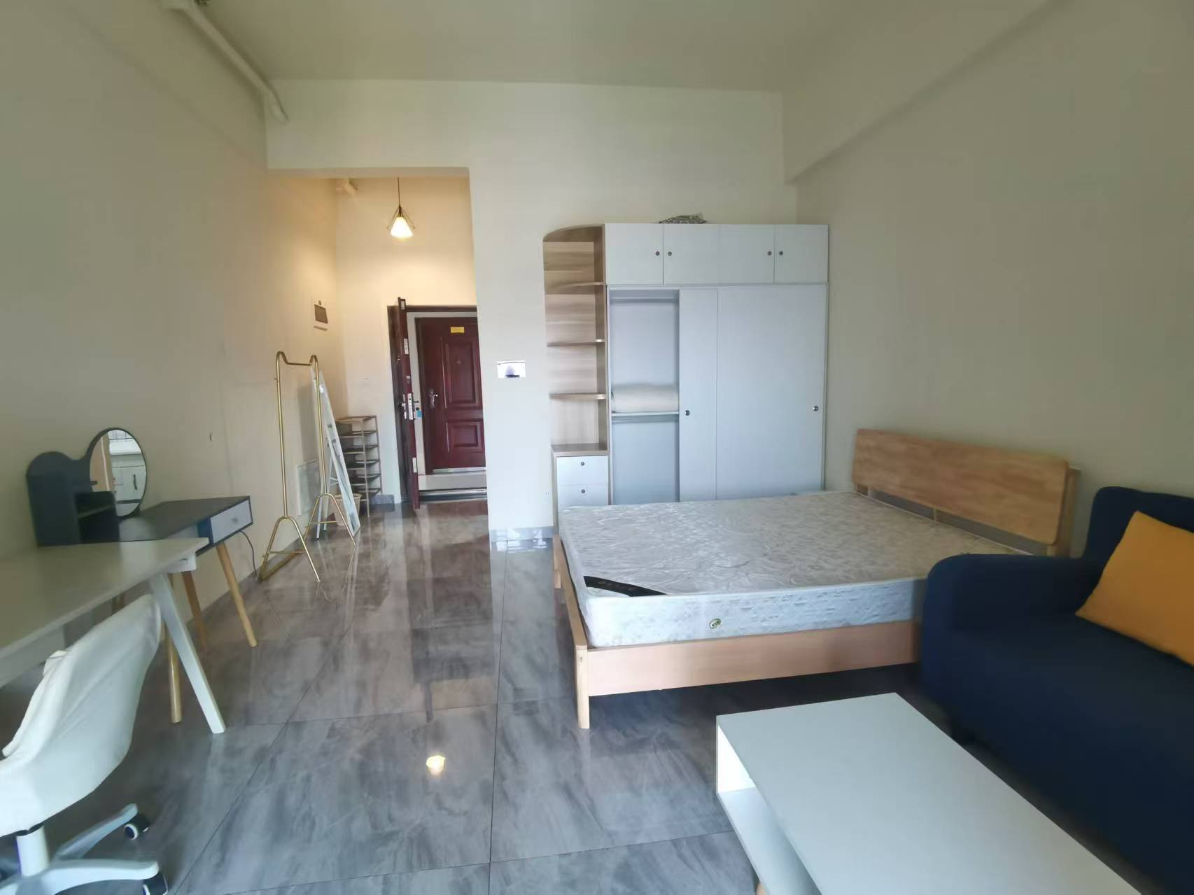 流金岁月-华晨国际  1室1厅1卫    38.0万 流金岁月-华晨国际  1室1厅1卫    38.0万室内图