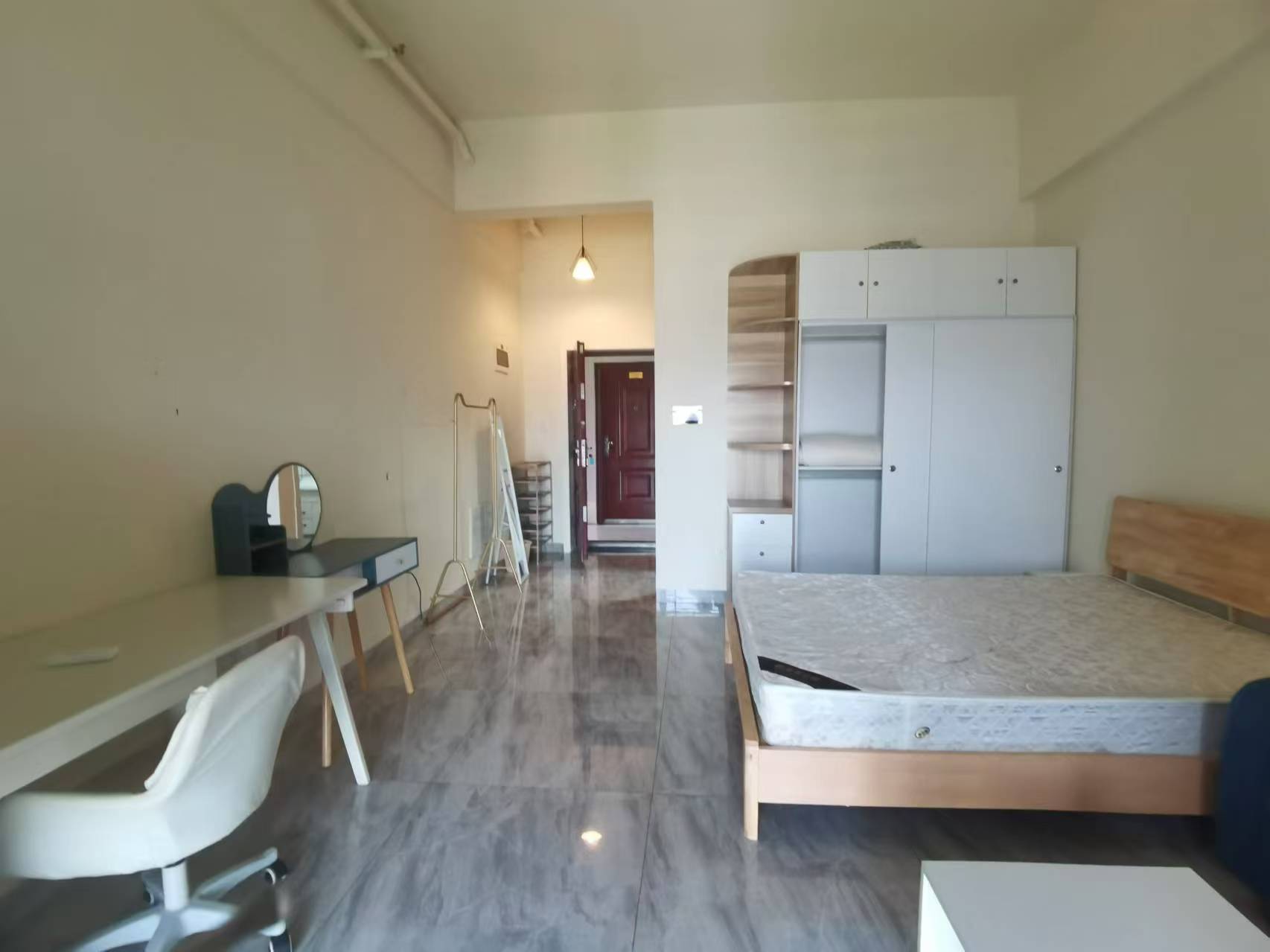 流金岁月-华晨国际  1室1厅1卫    38.0万 流金岁月-华晨国际  1室1厅1卫    38.0万室内图