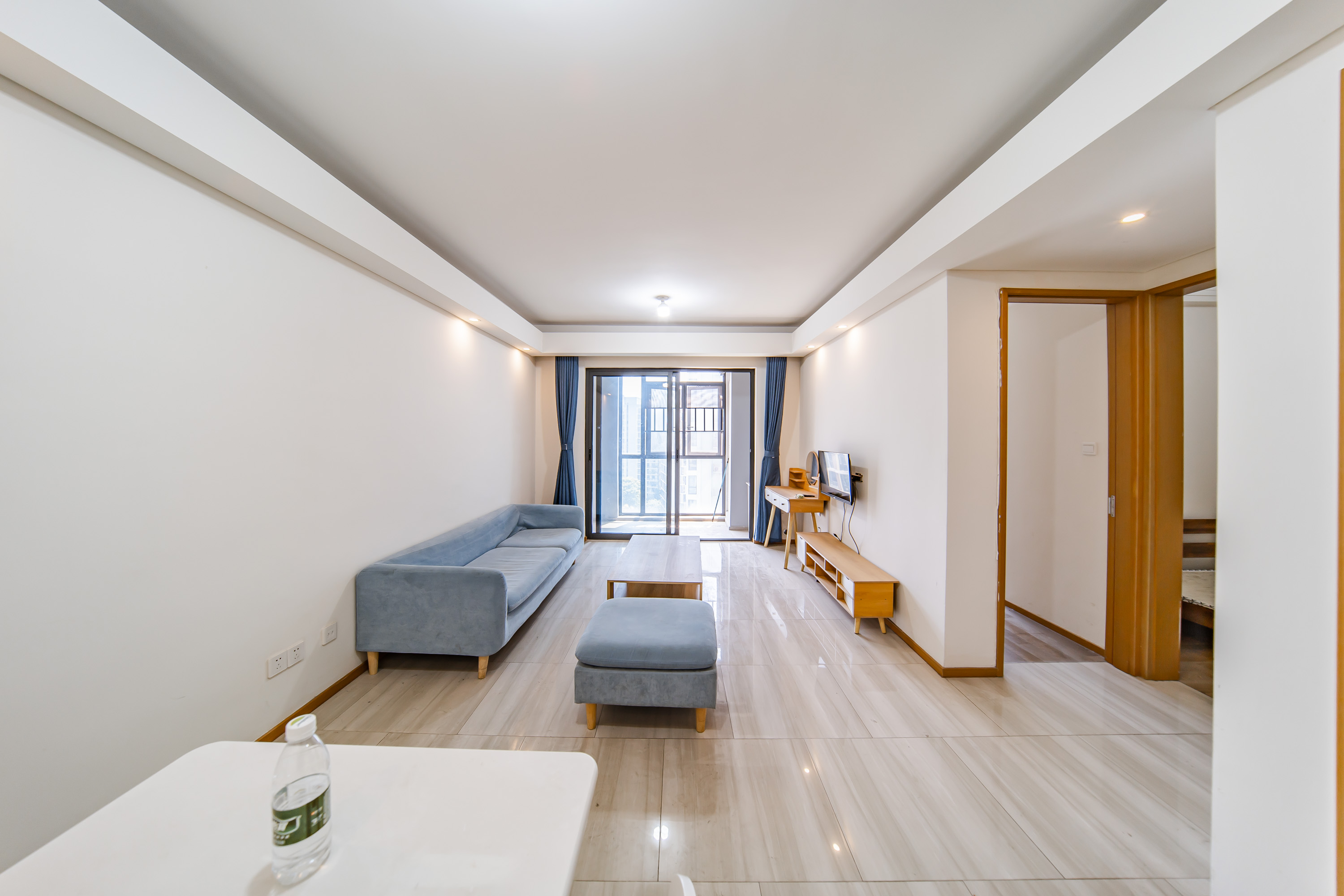 阳光100一期、四五期 2室2厅1卫 92.0万 阳光100一期、四五期 2室2厅1卫 92.0万客厅