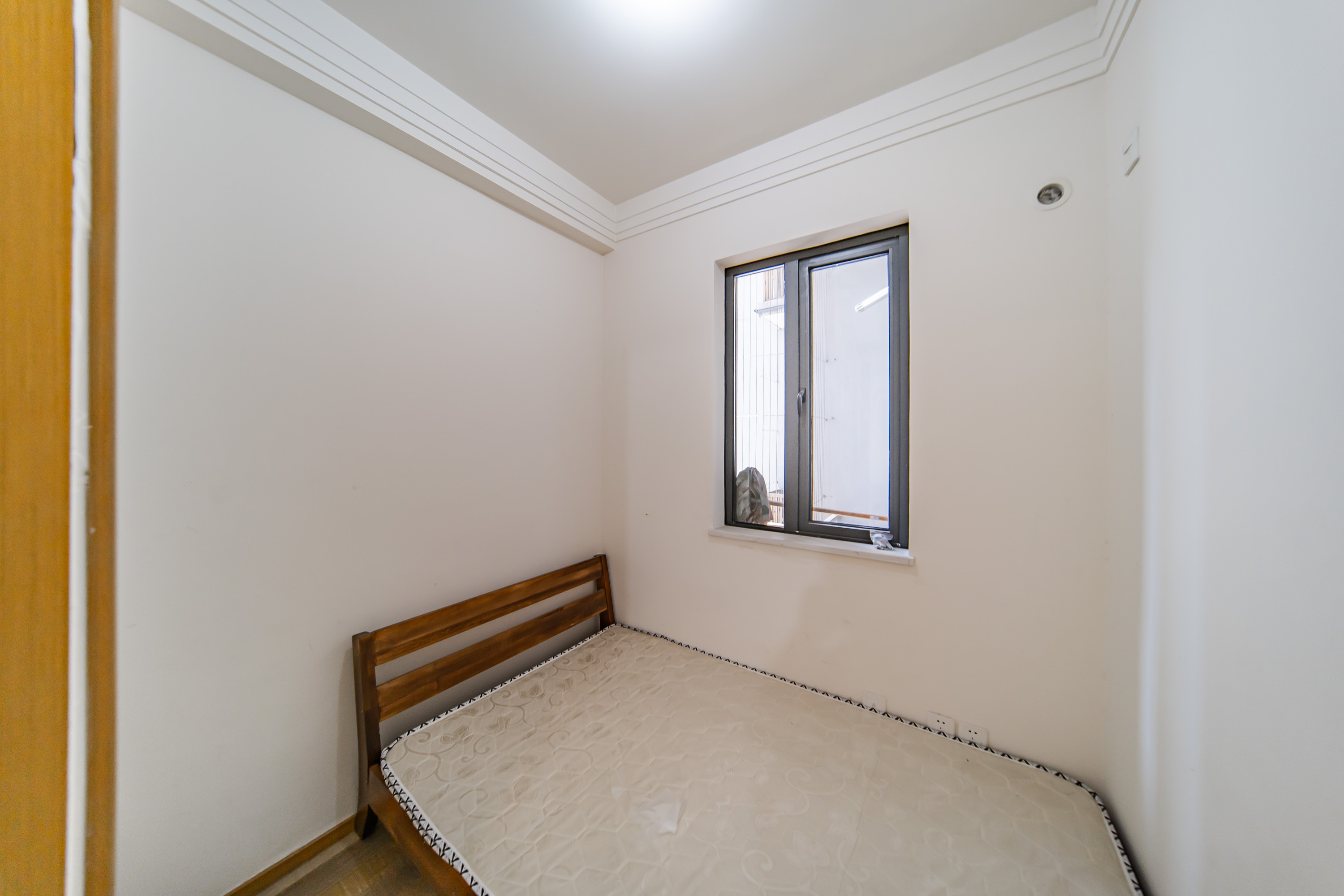 阳光100一期、四五期 2室2厅1卫 92.0万 阳光100一期、四五期 2室2厅1卫 92.0万卧室