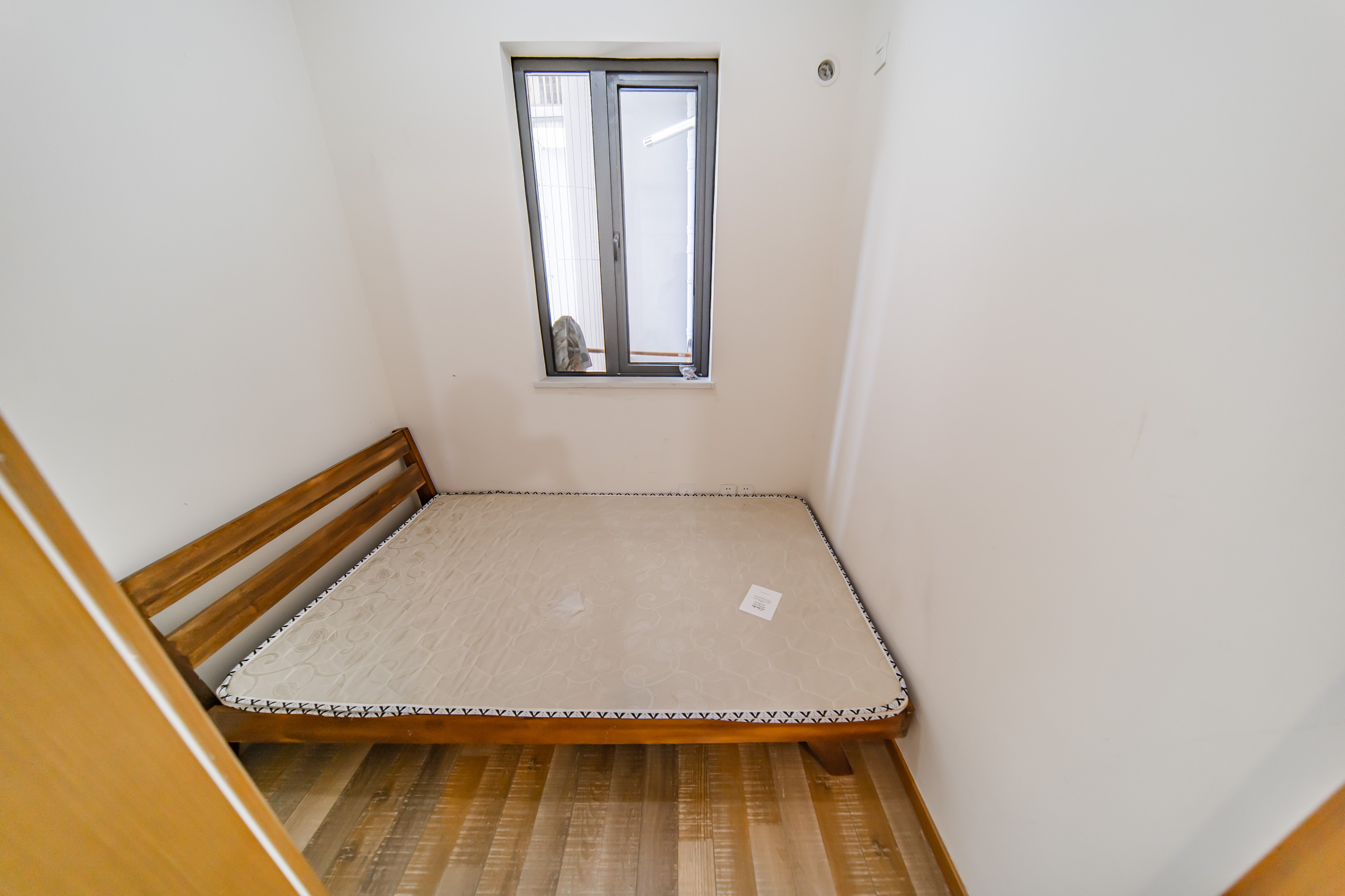 阳光100一期、四五期 2室2厅1卫 92.0万 阳光100一期、四五期 2室2厅1卫 92.0万卧室