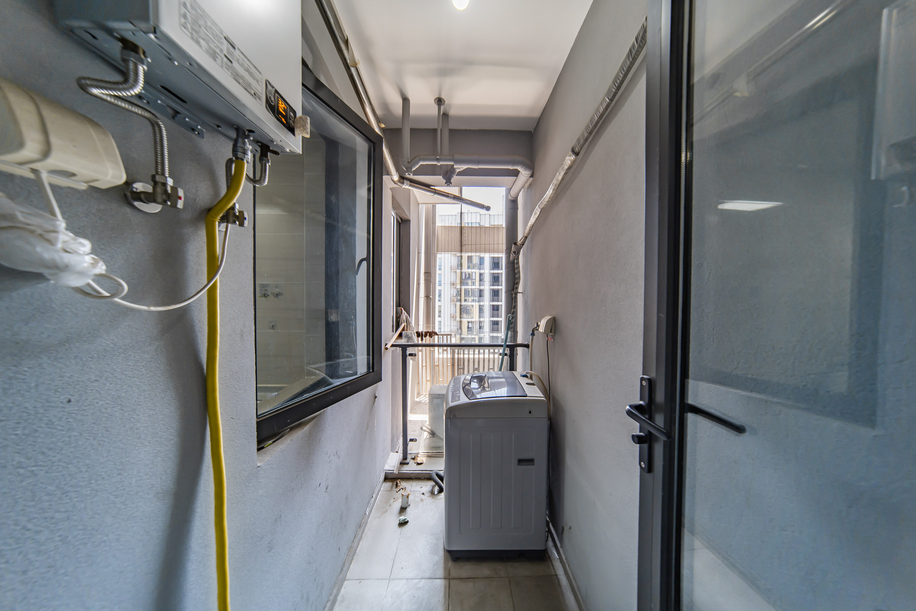 阳光100一期、四五期 2室2厅1卫 92.0万 阳光100一期、四五期 2室2厅1卫 92.0万阳台