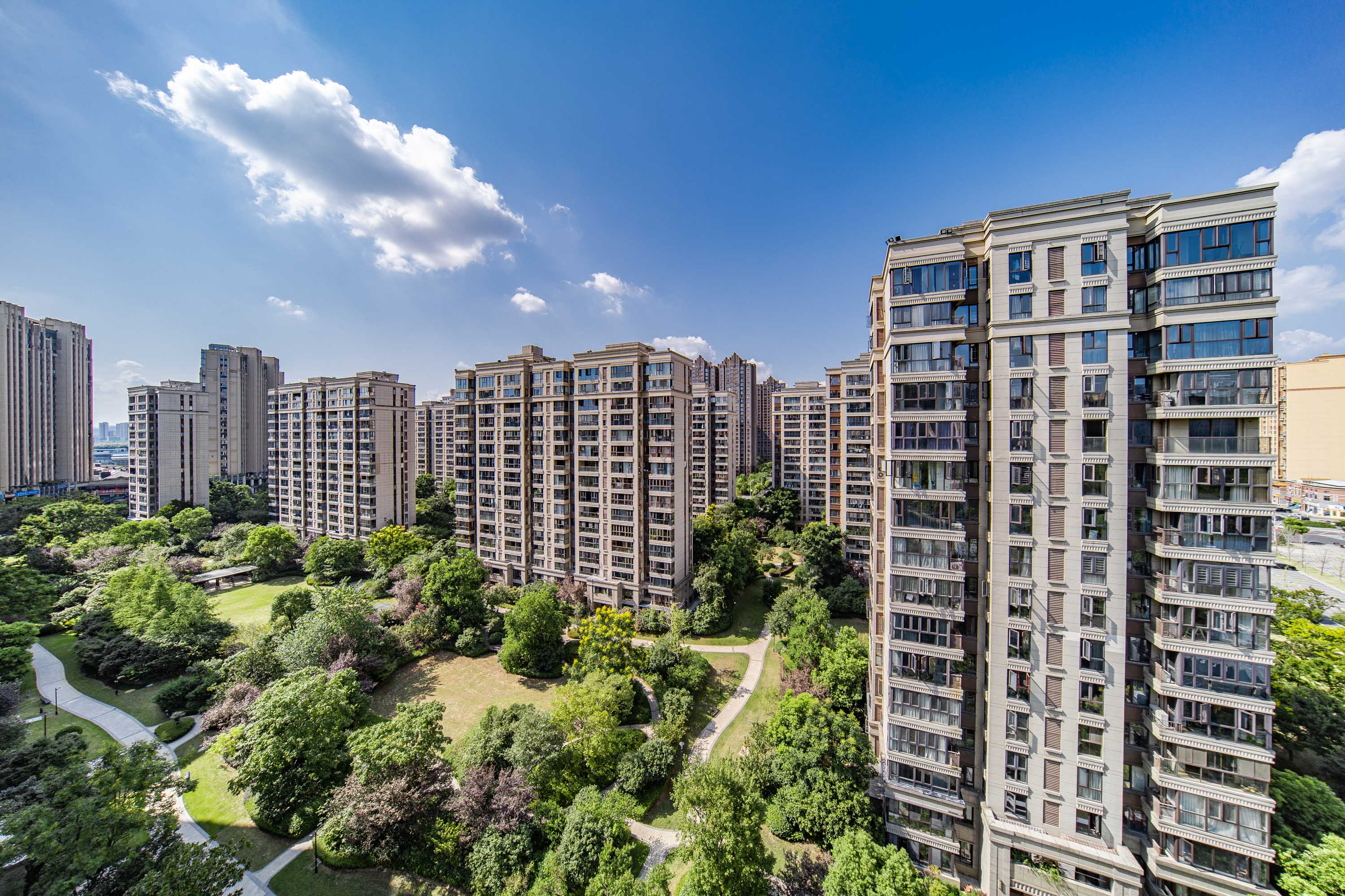 中天栖溪里  4室2厅2卫    350.0万其他