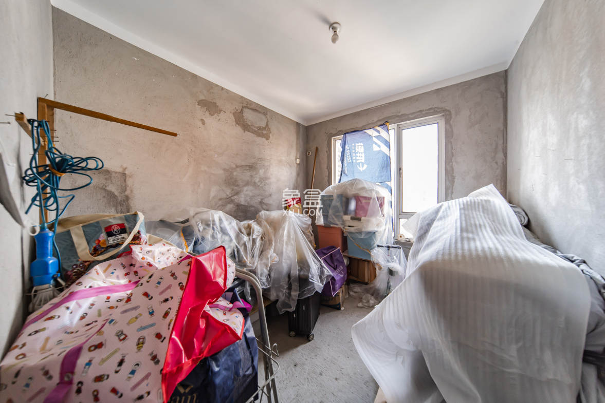 中天栖溪里  4室2厅2卫    350.0万 中天栖溪里  4室2厅2卫    350.0万卧室