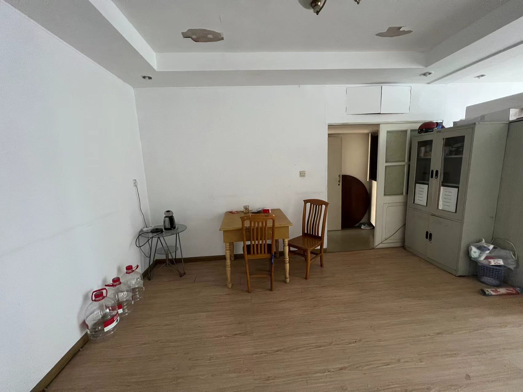 教委宿舍 4室2厅1卫 36.0万 教委宿舍 4室2厅1卫 36.0万室内图