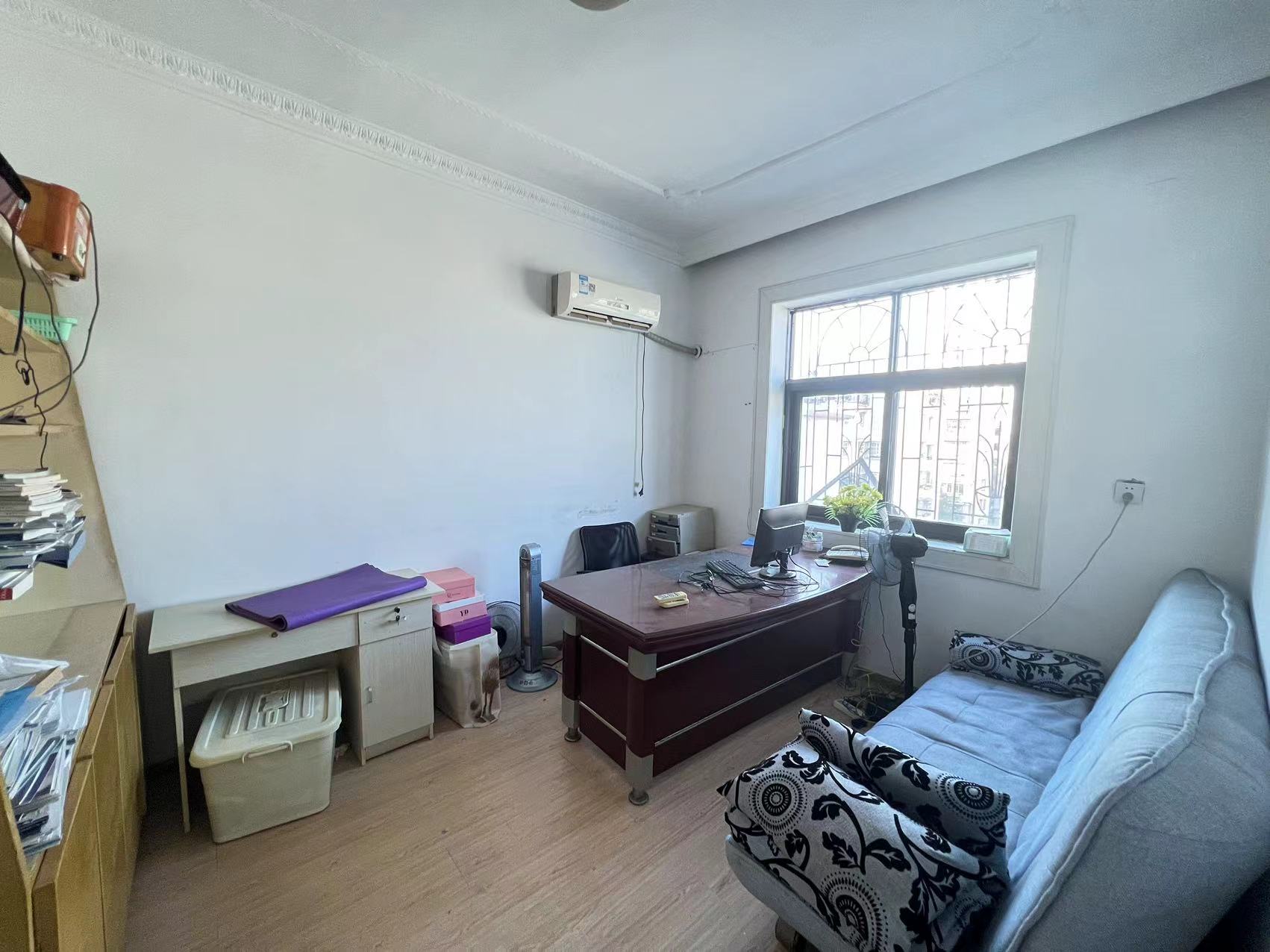 教委宿舍 4室2厅1卫 36.0万 教委宿舍 4室2厅1卫 36.0万室内图