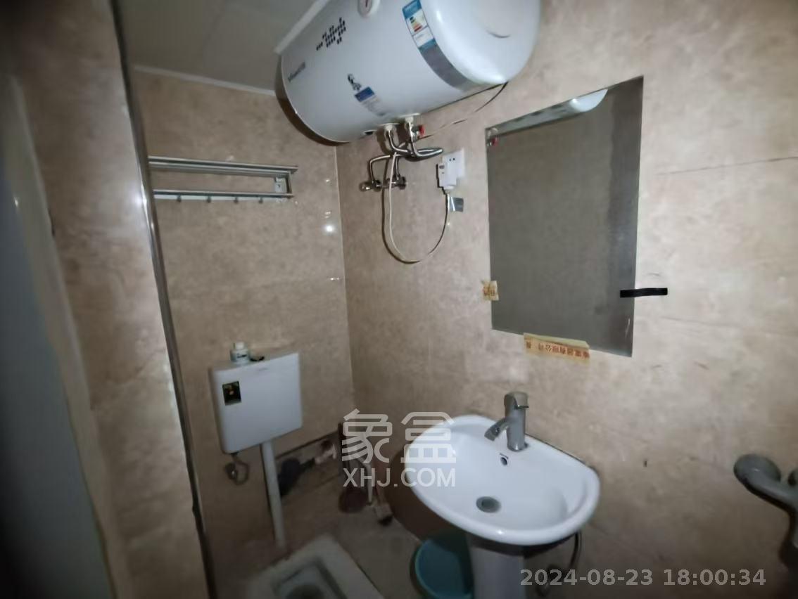 雄海花园  1室1厅1卫   1350.00元/月室内图