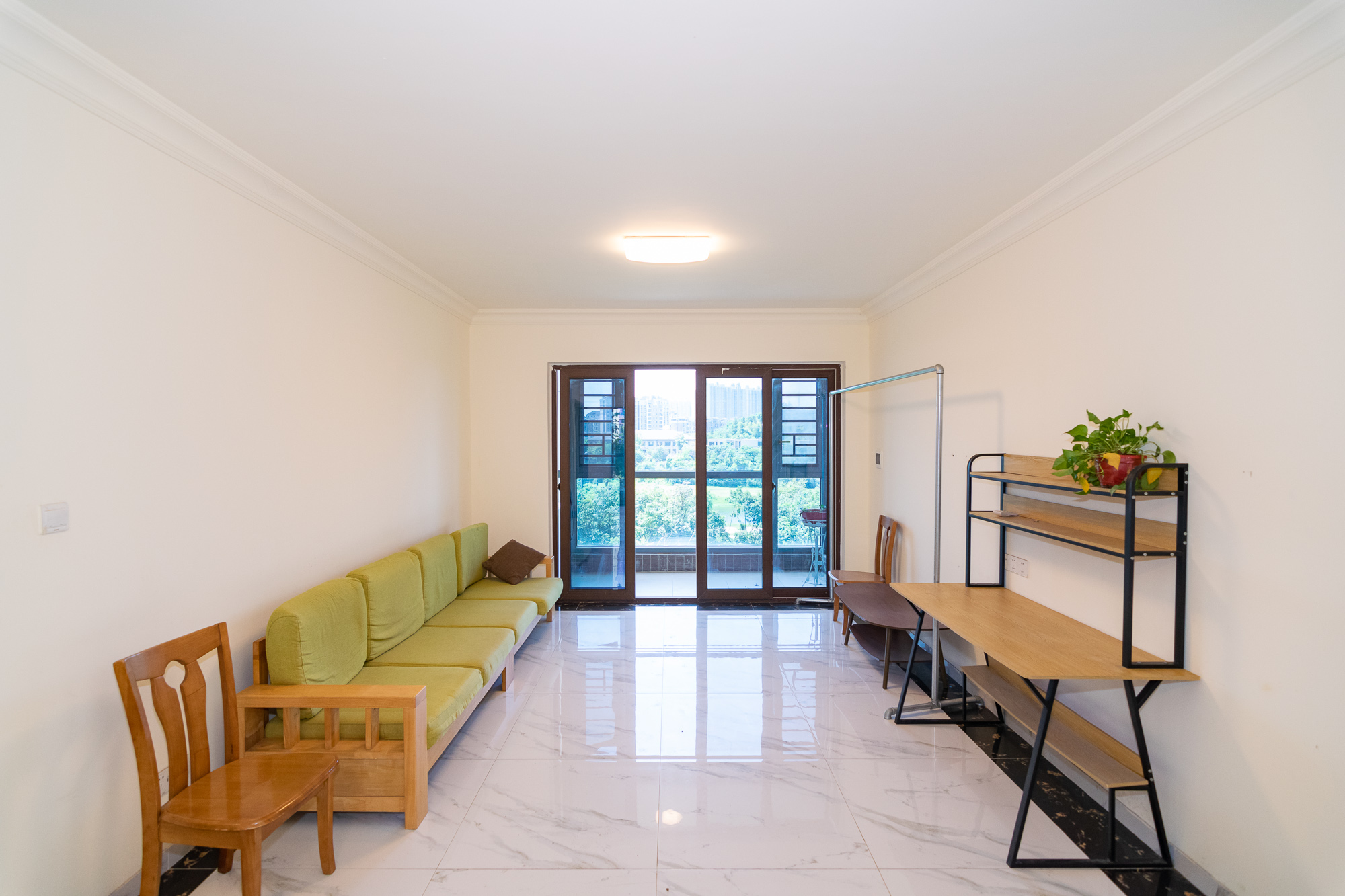 碧桂园高尔夫花园  4室2厅2卫    82.0万 碧桂园高尔夫花园  4室2厅2卫    82.0万客厅