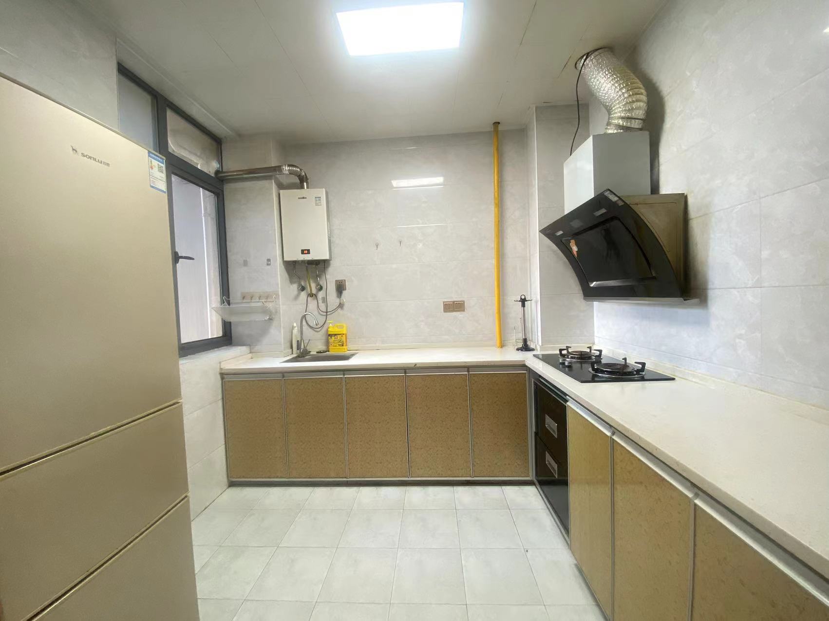 流金岁月-华晨国际  1室0厅0卫    48.0万 流金岁月-华晨国际  1室0厅0卫    48.0万室内图