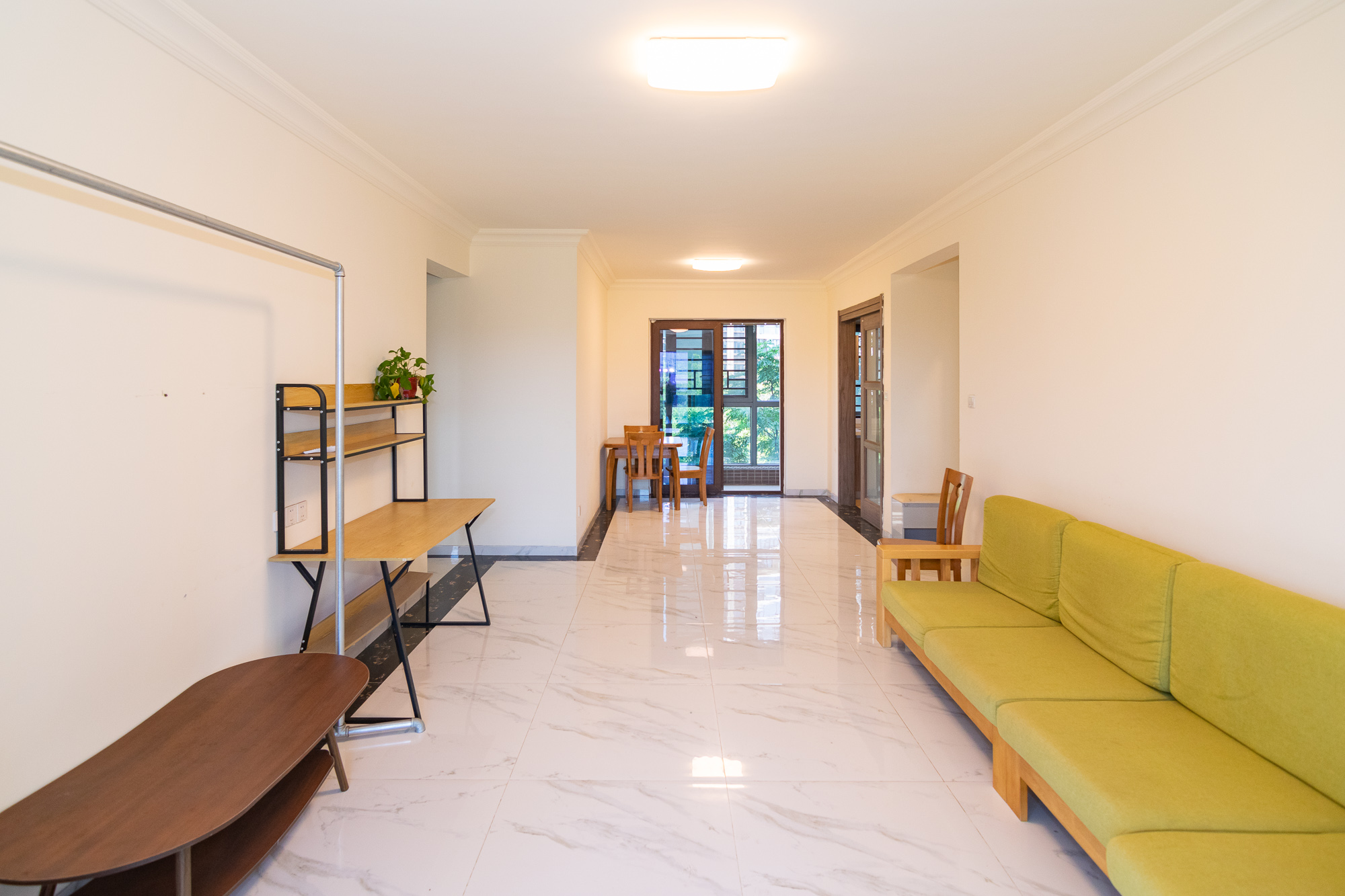 碧桂园高尔夫花园  4室2厅2卫    82.0万 碧桂园高尔夫花园  4室2厅2卫    82.0万客厅