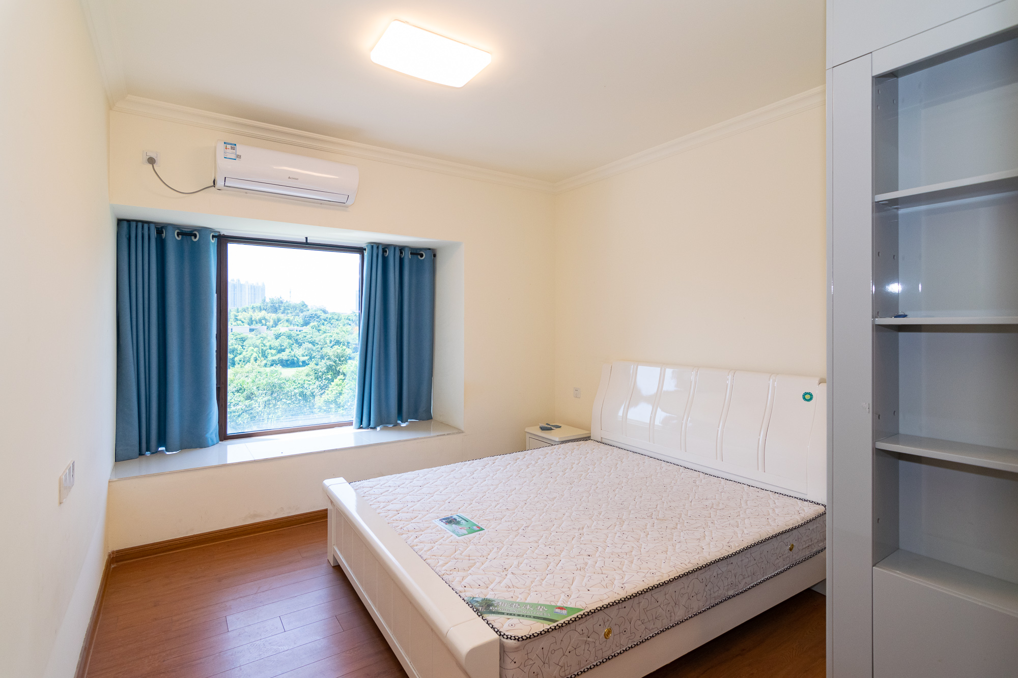 碧桂园高尔夫花园  4室2厅2卫    82.0万 碧桂园高尔夫花园  4室2厅2卫    82.0万卧室