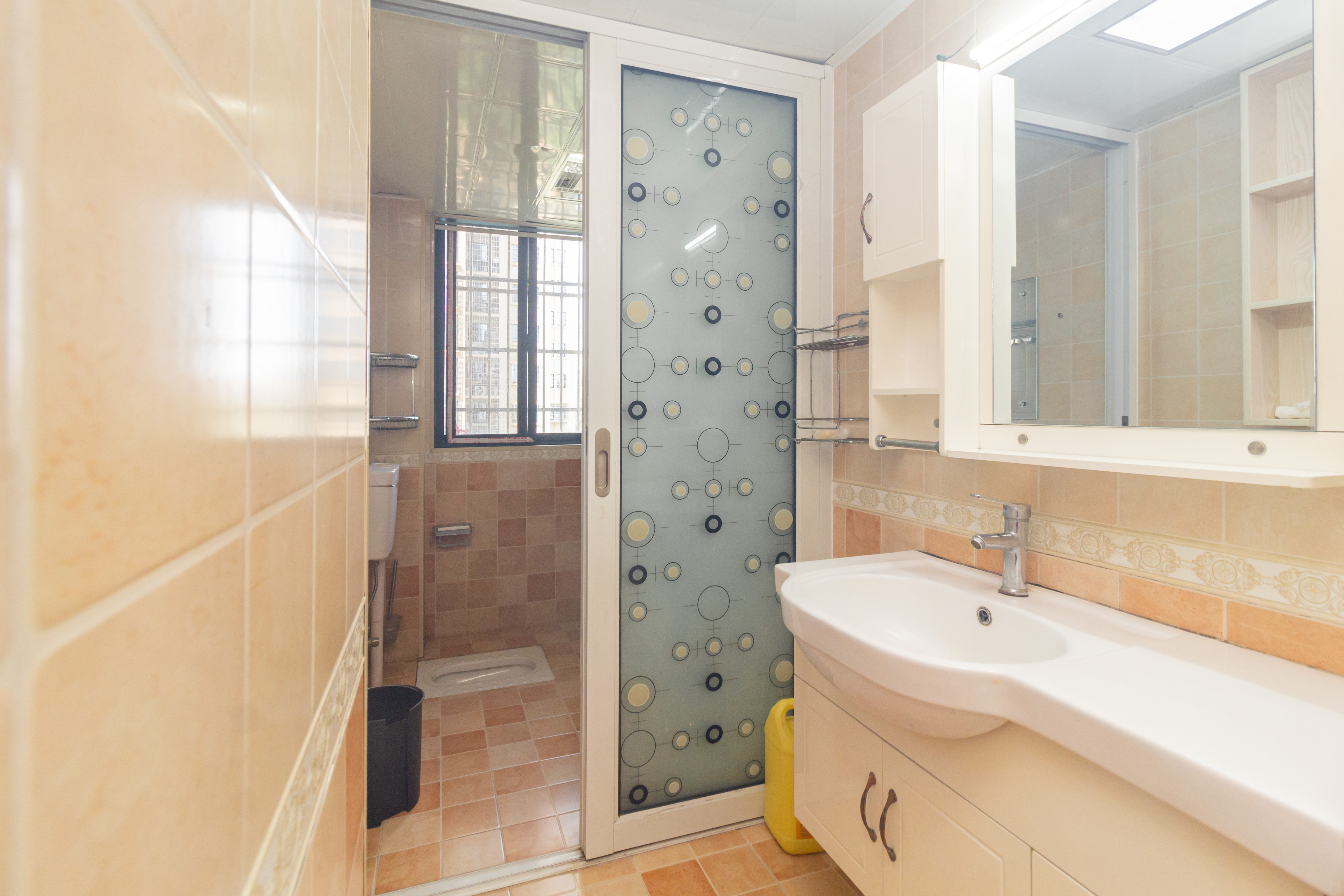 佳美紫郡 3室2厅2卫 81.0万 佳美紫郡 3室2厅2卫 81.0万卫生间