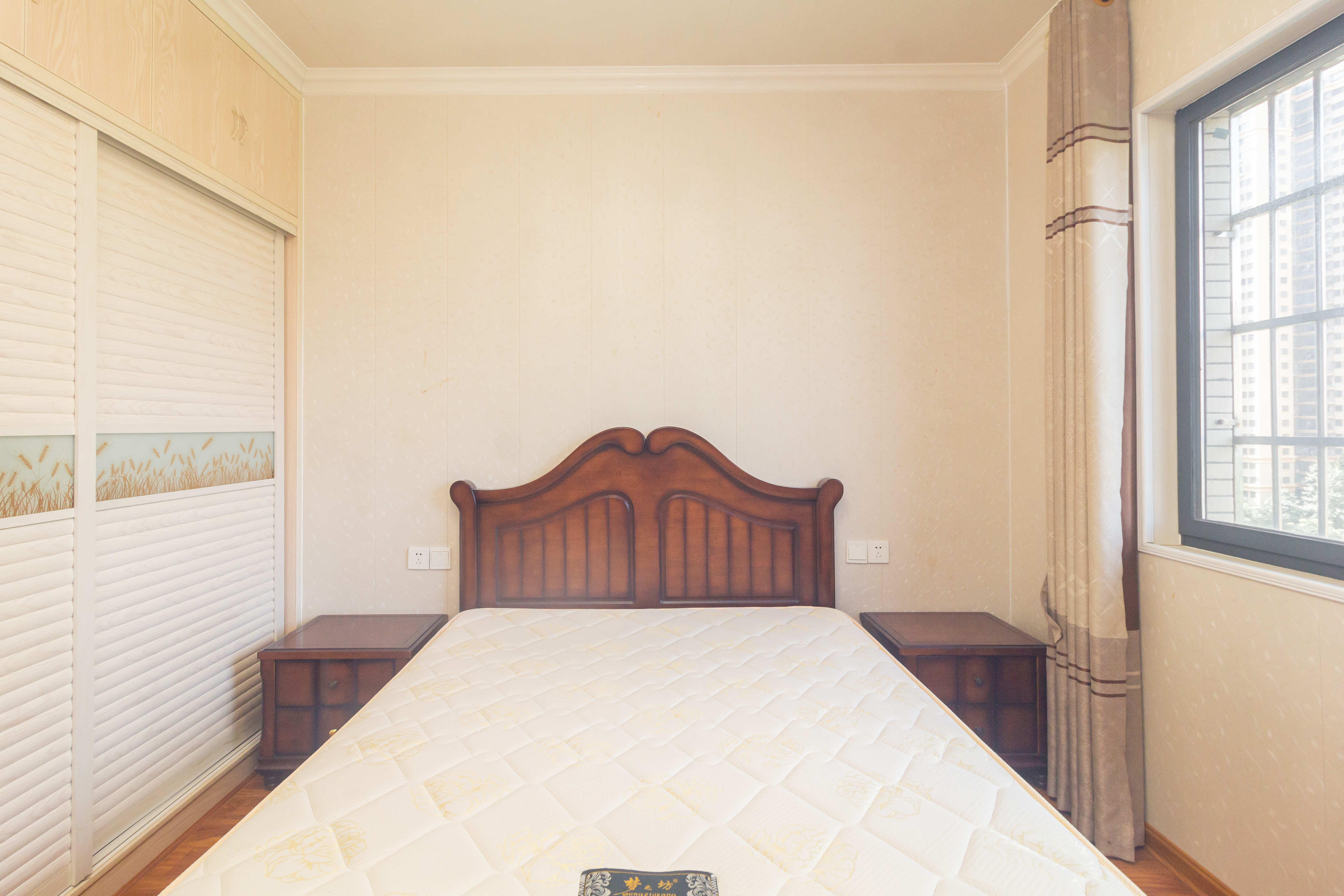 佳美紫郡 3室2厅2卫 81.0万 佳美紫郡 3室2厅2卫 81.0万卧室