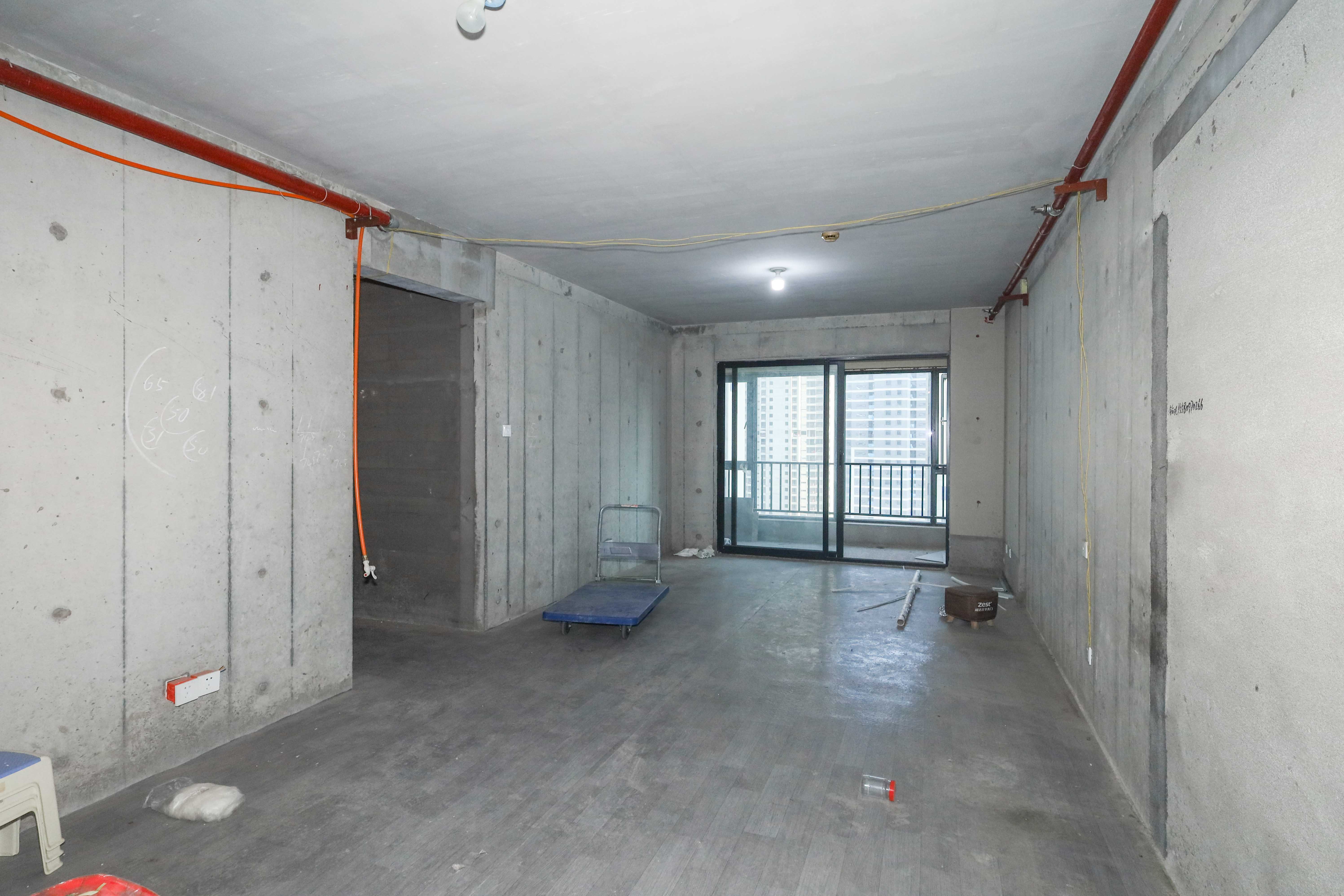 南山梅溪一方  3室2厅2卫   168.00万客厅