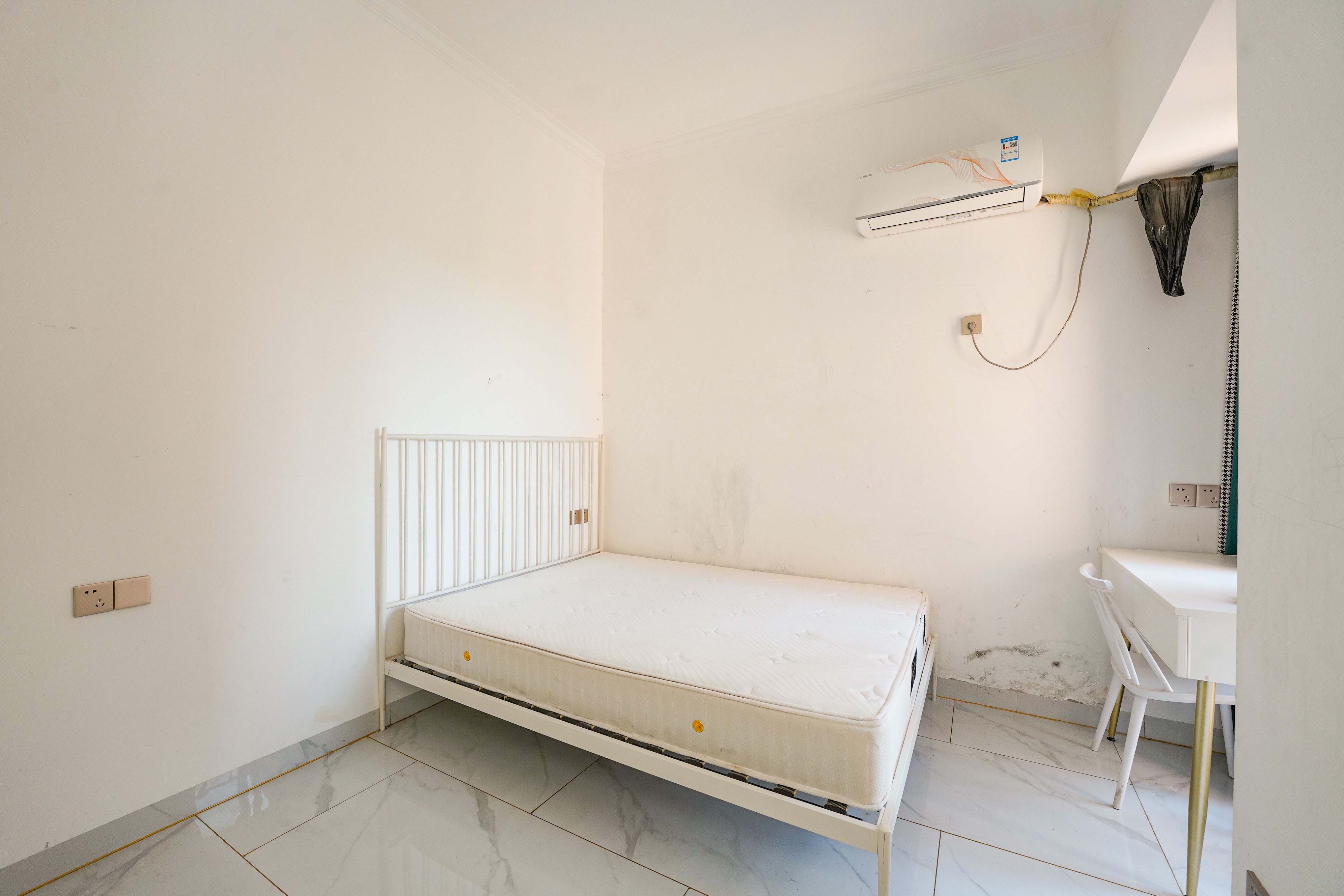 丽发新城  3室2厅1卫    66.0万 丽发新城  3室2厅1卫    66.0万卧室