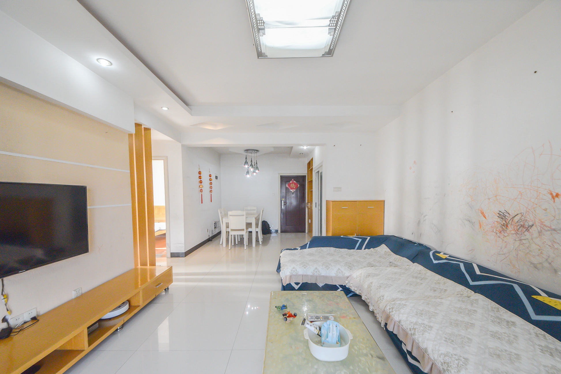 嘉盛华庭(一期、二期、三期) 2室2厅2卫 70.0万 嘉盛华庭(一期、二期、三期) 2室2厅2卫 70.0万客厅