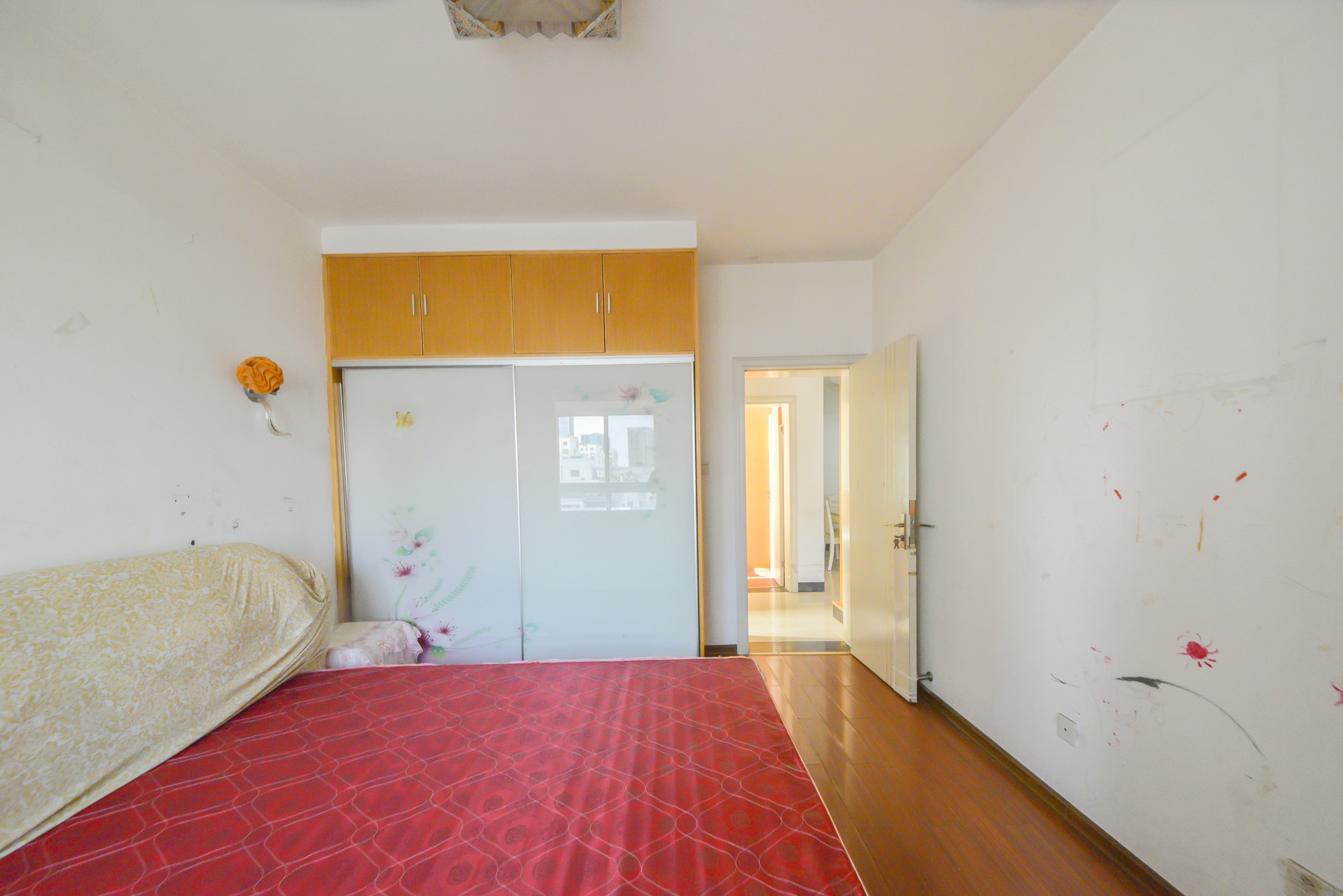 嘉盛华庭(一期、二期、三期) 2室2厅2卫 70.0万 嘉盛华庭(一期、二期、三期) 2室2厅2卫 70.0万卧室