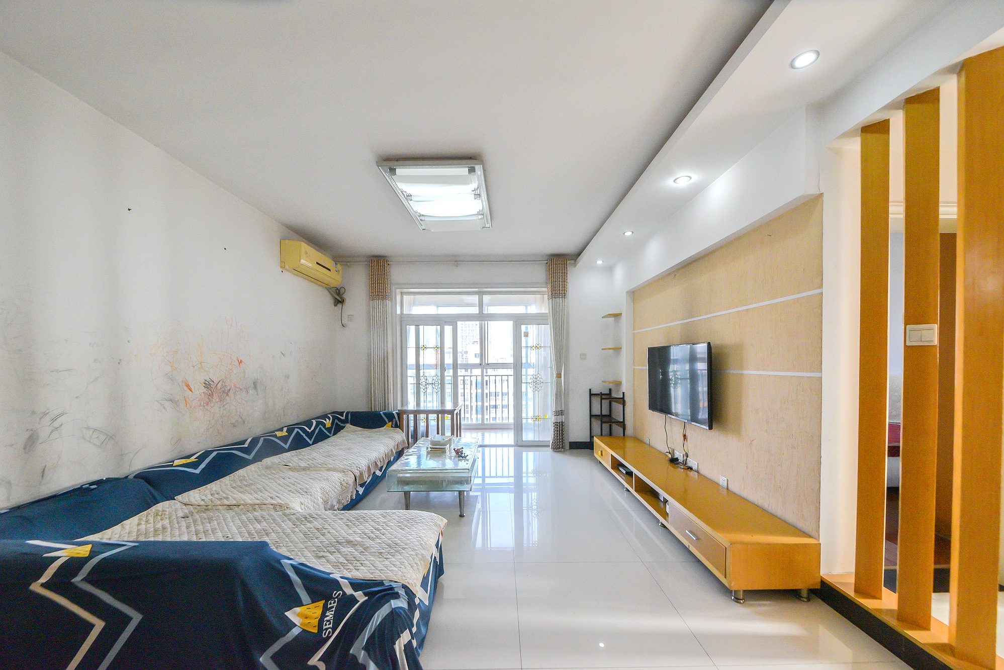 嘉盛华庭(一期、二期、三期) 2室2厅2卫 70.0万 嘉盛华庭(一期、二期、三期) 2室2厅2卫 70.0万客厅