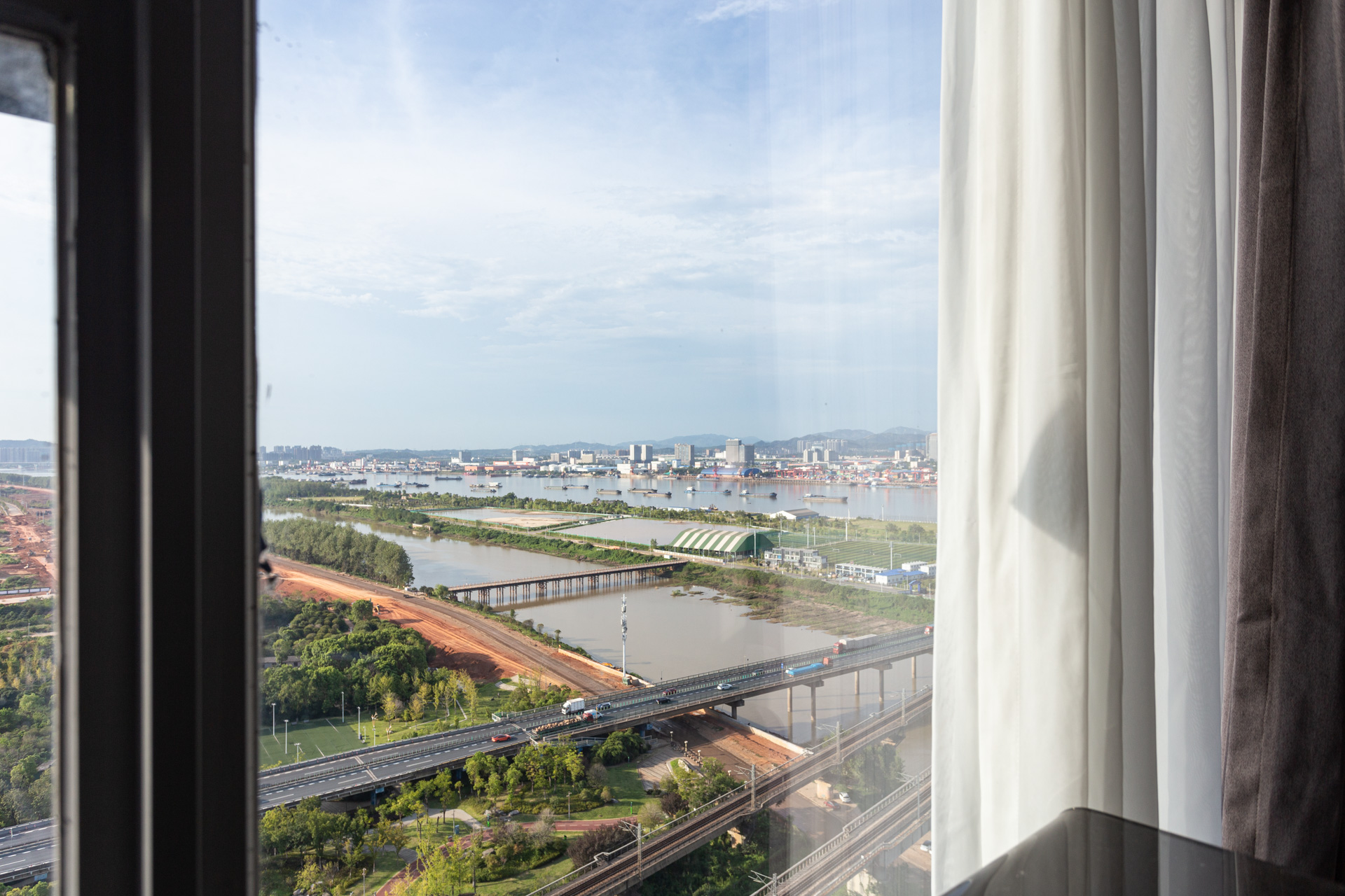 信诚湘江揽月(至善美景大厦) 1室1厅1卫 29.80万 信诚湘江揽月(至善美景大厦) 1室1厅1卫 29.80万其他