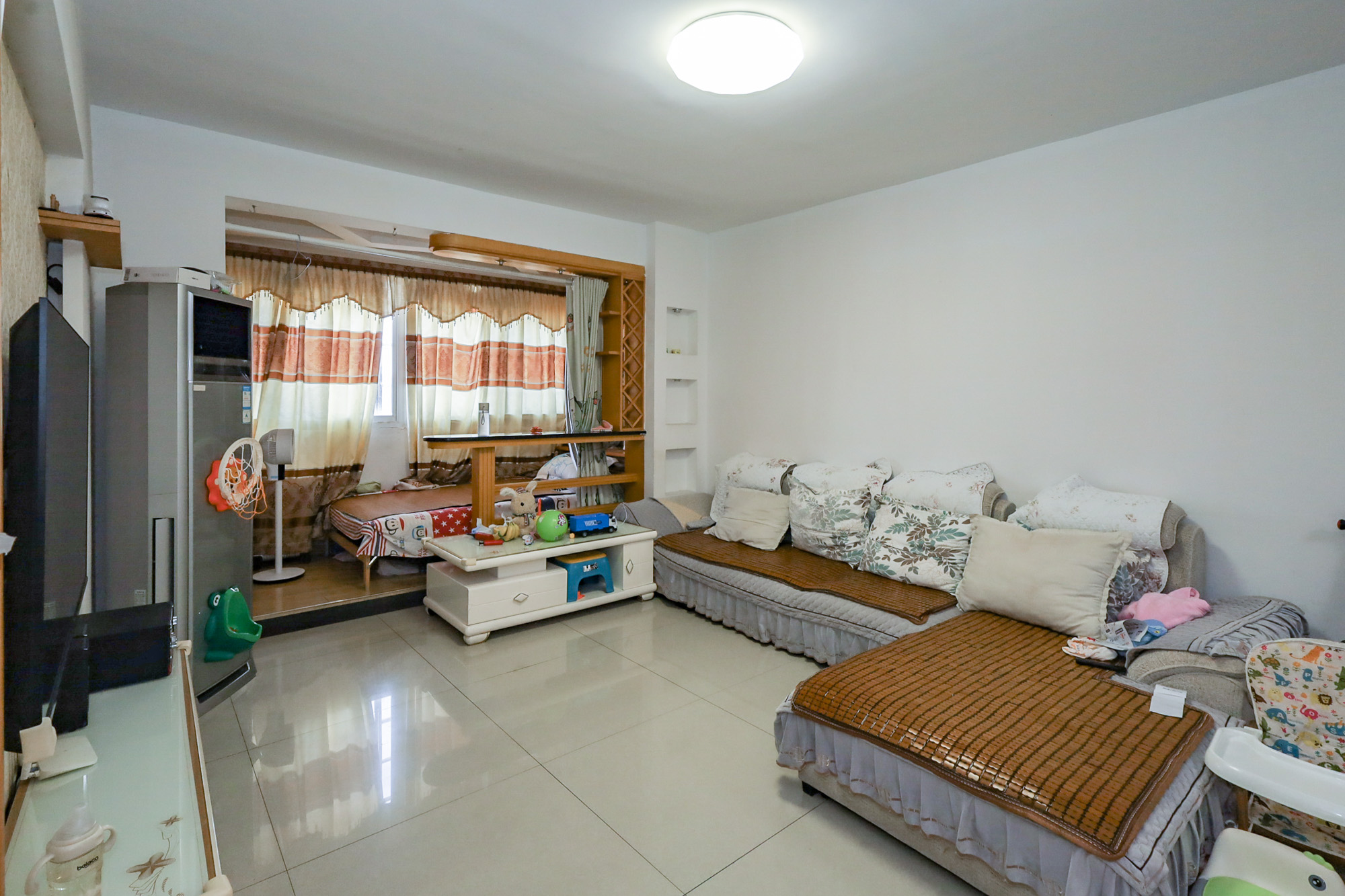 德润园 2室2厅1卫 62.0万 德润园 2室2厅1卫 62.0万客厅