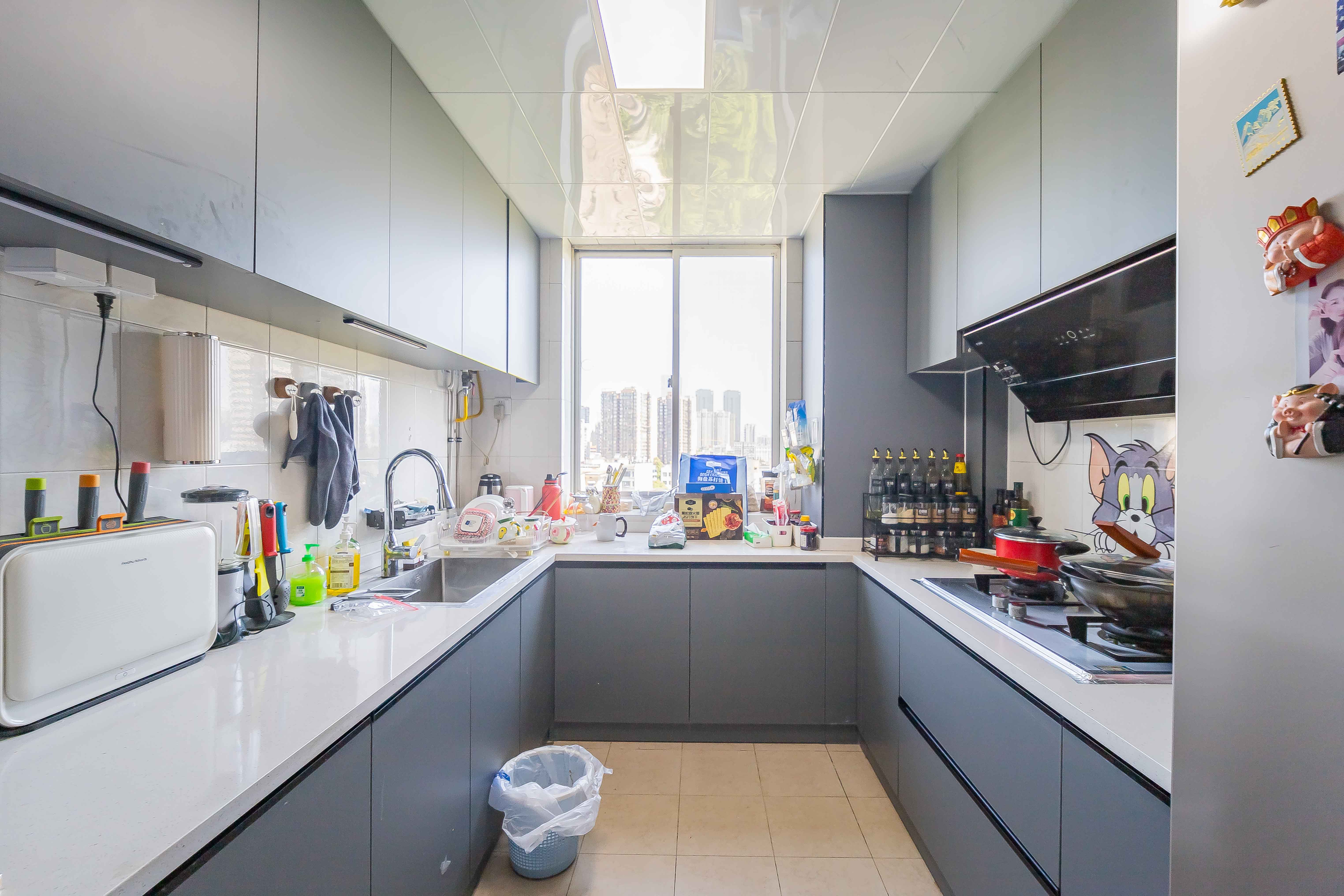 湘农桥社区  4室2厅2卫    320.0万 湘农桥社区  4室2厅2卫    320.0万厨房