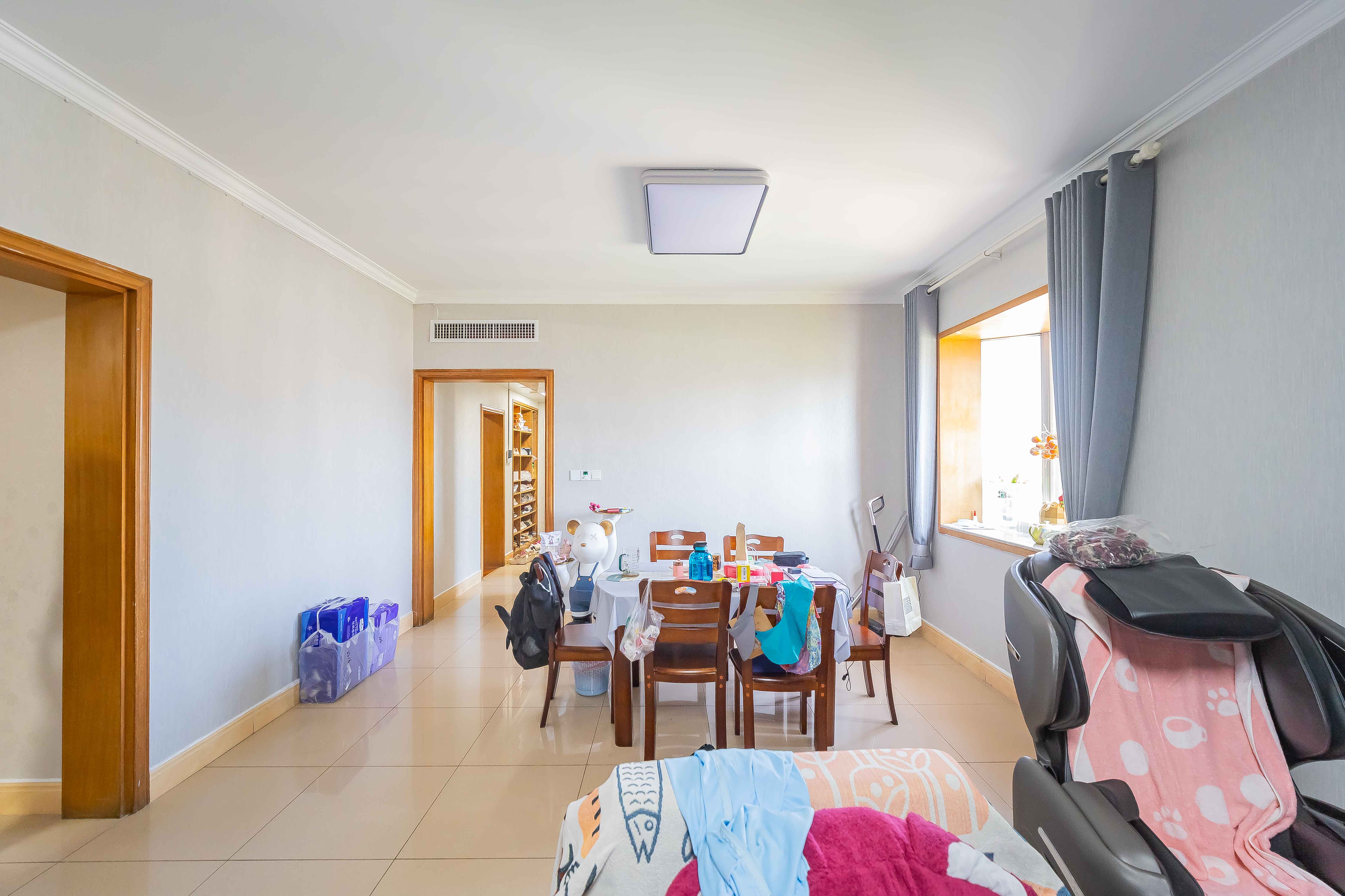 湘农桥社区  4室2厅2卫    320.0万 湘农桥社区  4室2厅2卫    320.0万客厅