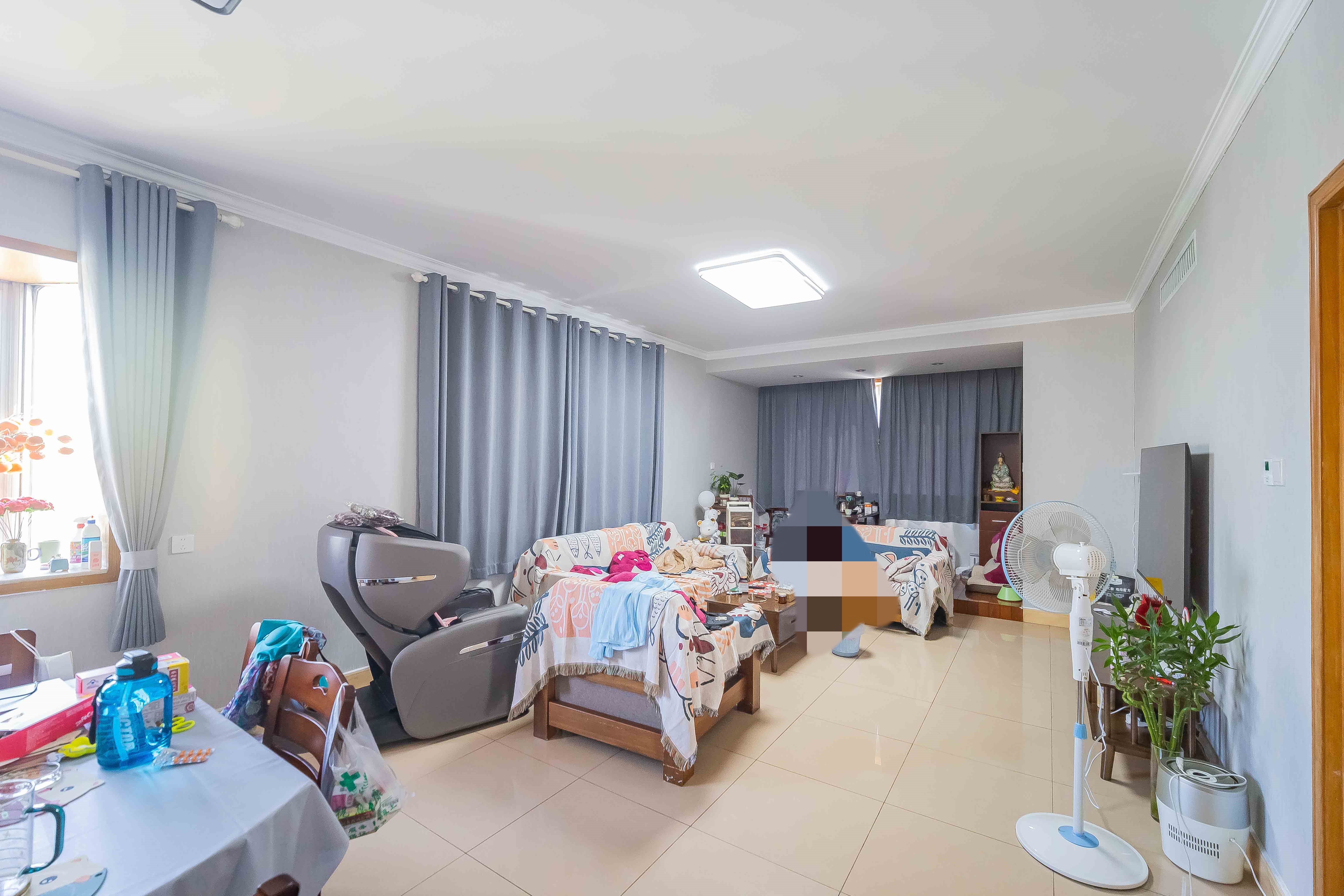 湘农桥社区  4室2厅2卫    320.0万 湘农桥社区  4室2厅2卫    320.0万客厅