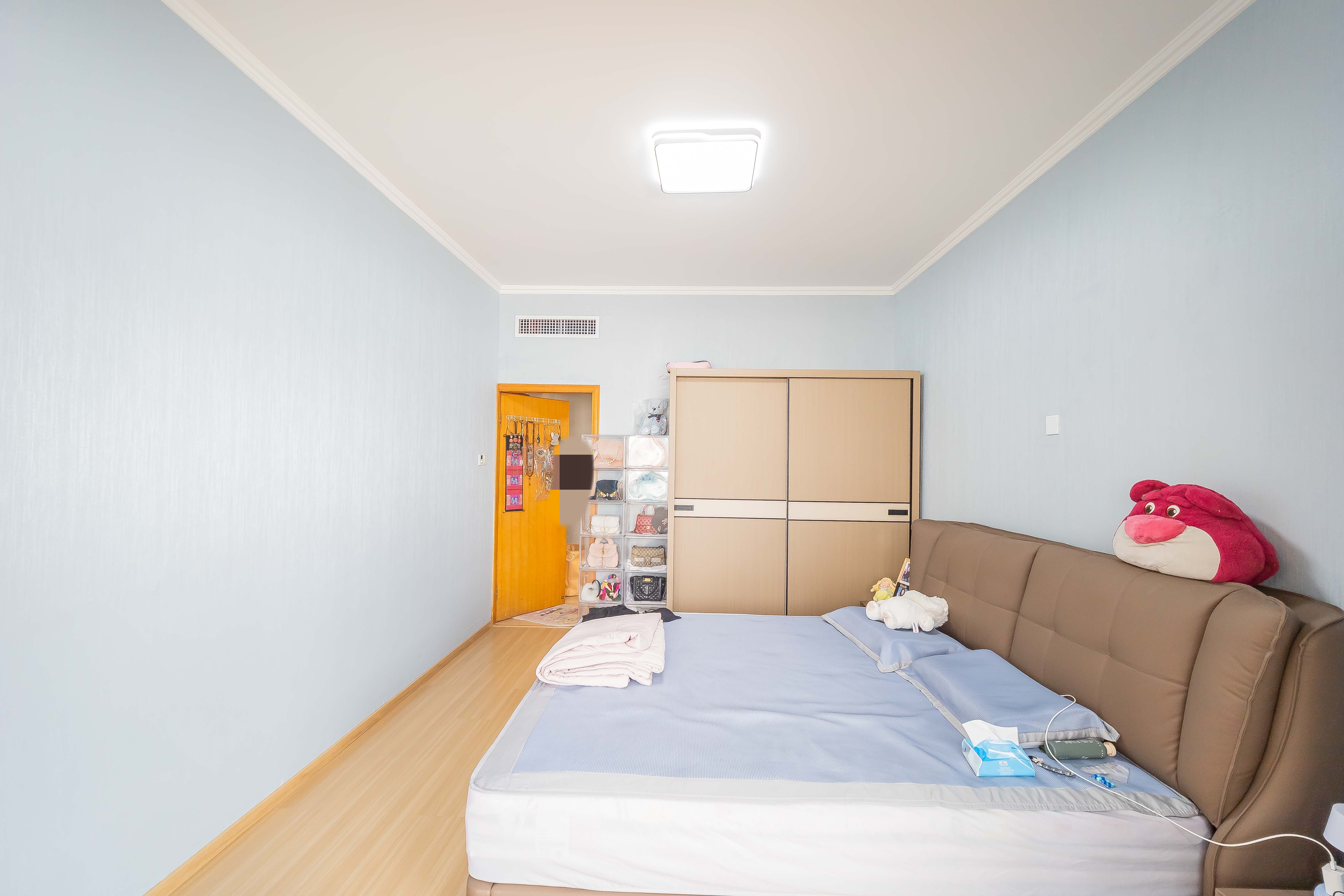 湘农桥社区  4室2厅2卫    320.0万 湘农桥社区  4室2厅2卫    320.0万卧室