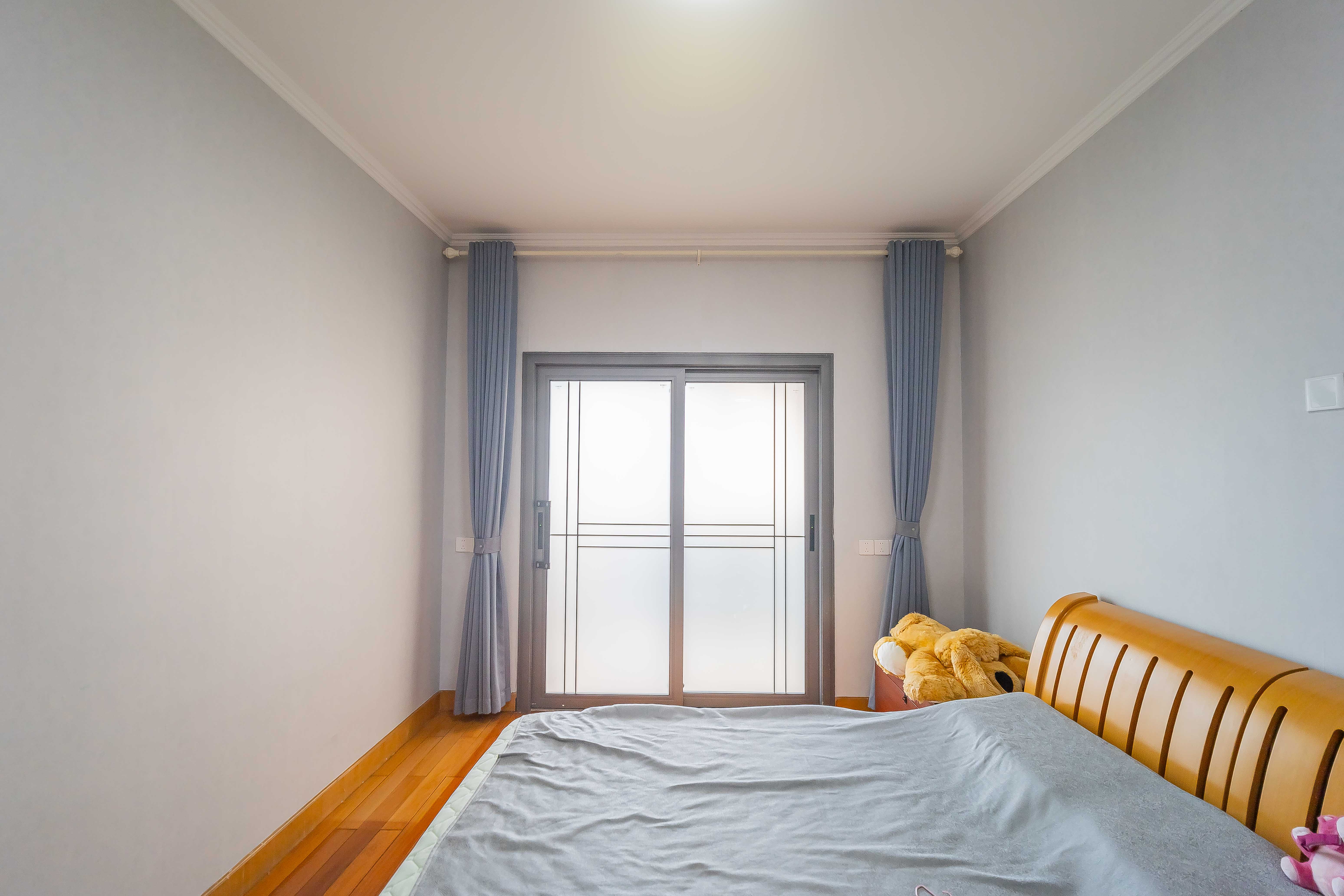 湘农桥社区  4室2厅2卫    320.0万 湘农桥社区  4室2厅2卫    320.0万卧室