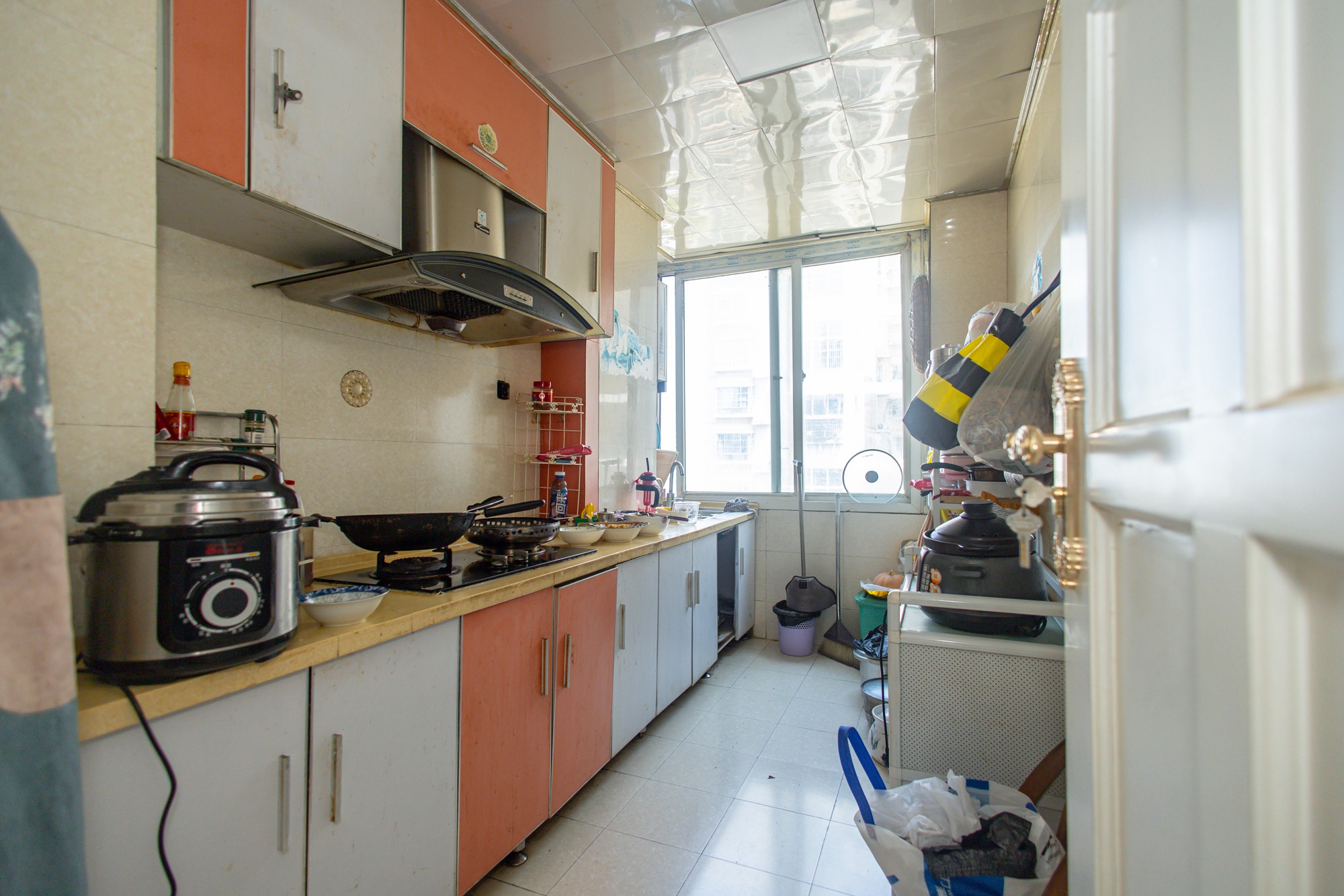 楚天家园  3室2厅2卫    69.8万 楚天家园  3室2厅2卫    69.8万厨房