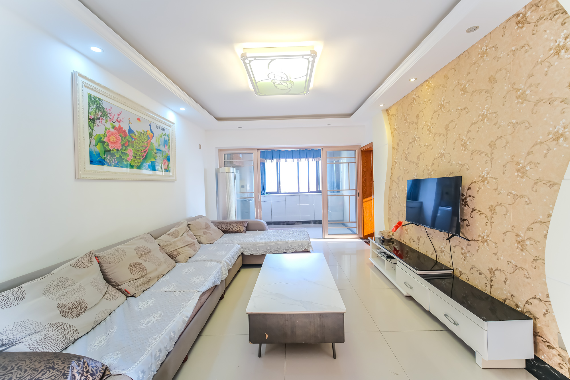 保利香槟国际  3室2厅1卫    71.8万 保利香槟国际  3室2厅1卫    71.8万客厅