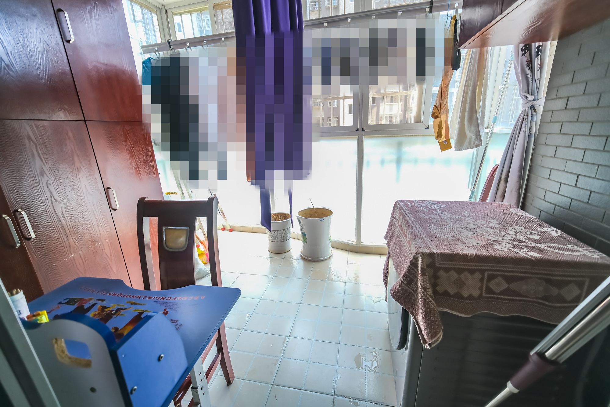 世景华庭  3室2厅2卫   80.00万阳台