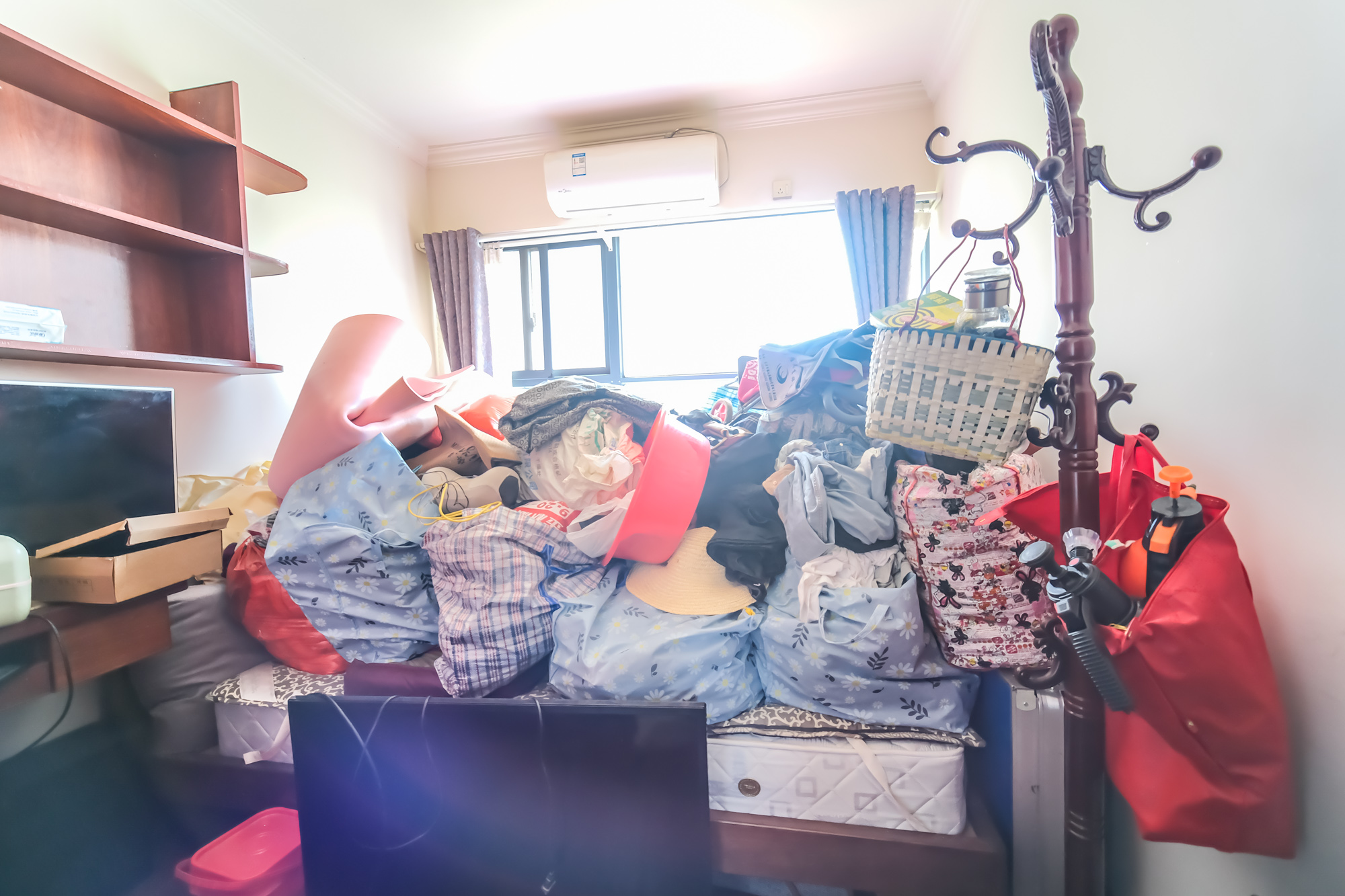 山水湾  4室2厅2卫   80.80万卧室