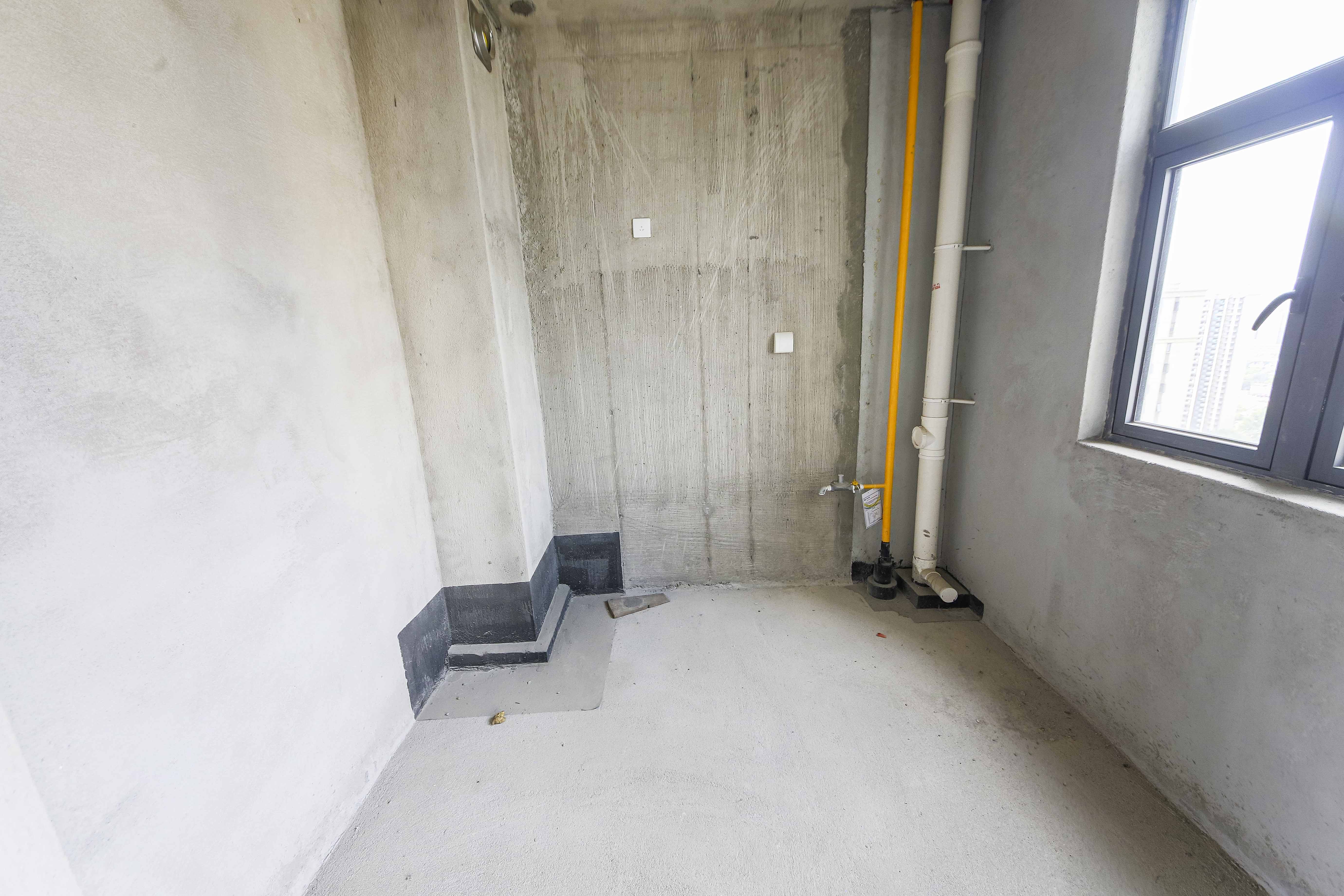 中建钰和城  4室2厅2卫   185.00万厨房