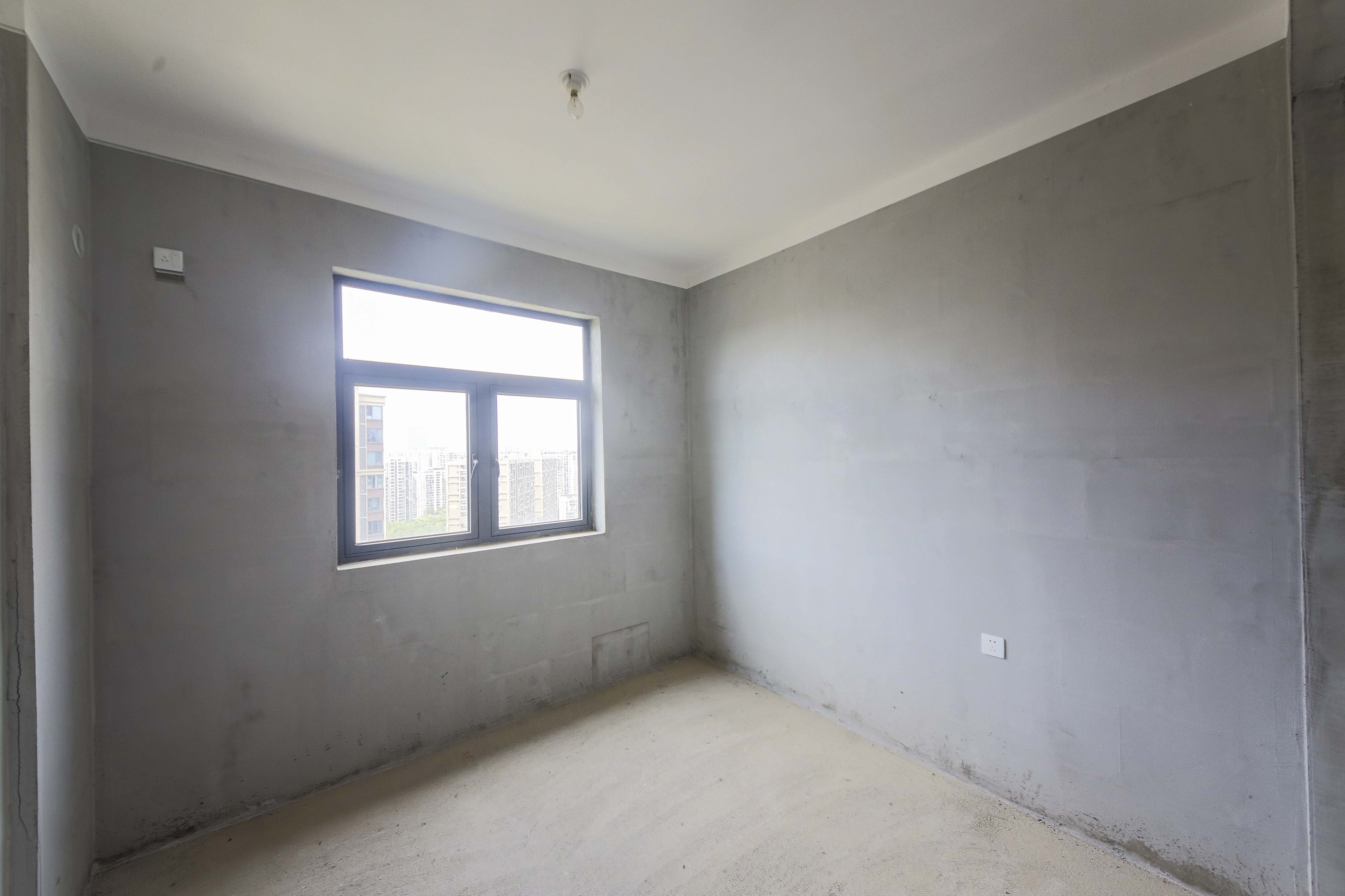 中建钰和城  4室2厅2卫   185.00万卧室