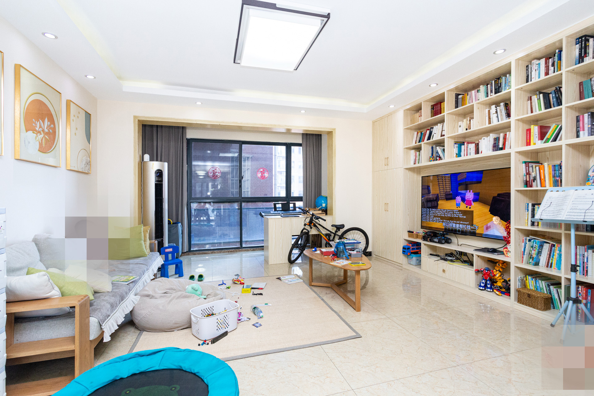 珠江东方明珠(新地东方明珠)三期 4室2厅2卫 105.0万 珠江东方明珠(新地东方明珠)三期 4室2厅2卫 105.0万客厅