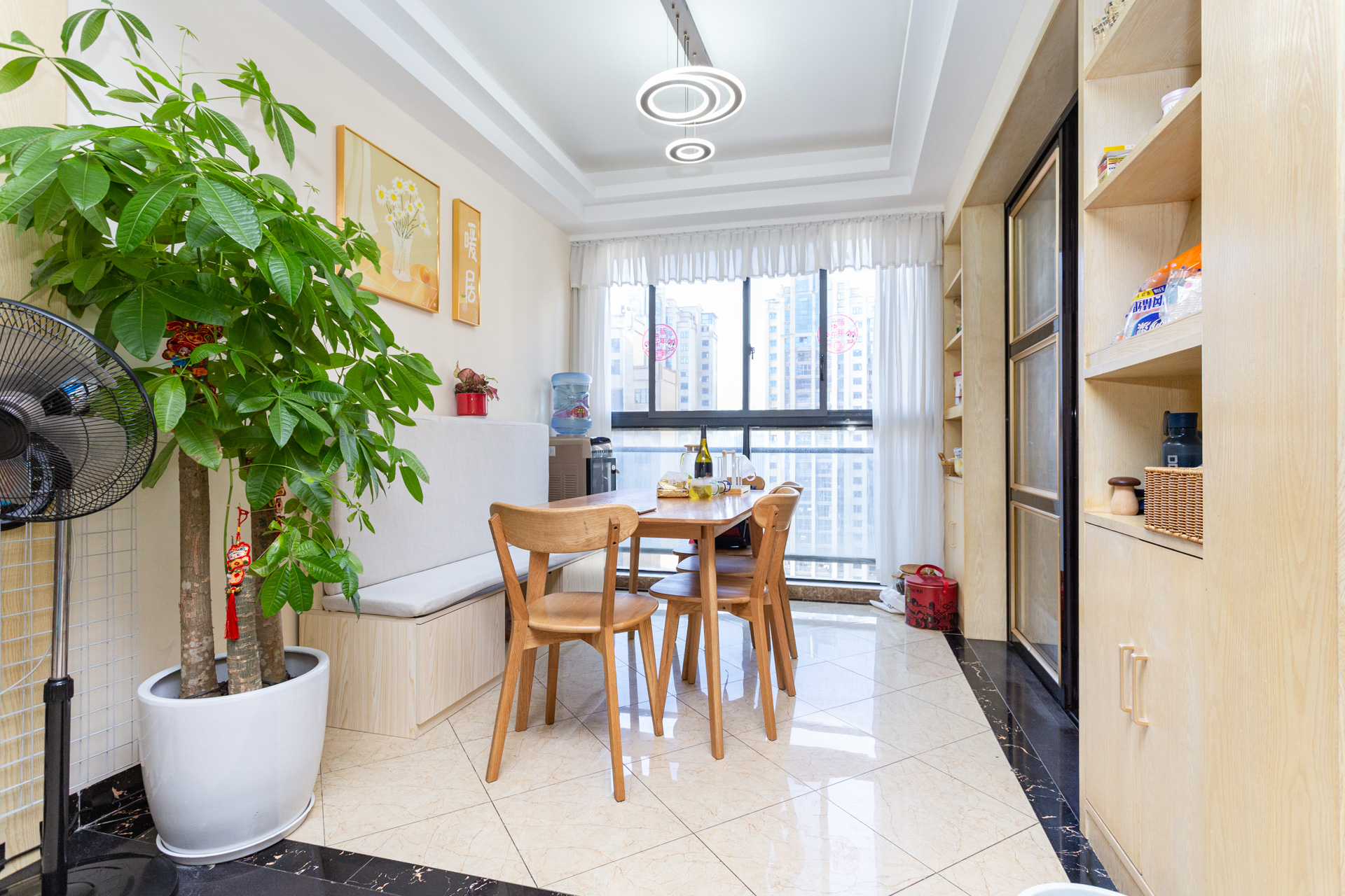 珠江东方明珠(新地东方明珠)三期 4室2厅2卫 105.0万 珠江东方明珠(新地东方明珠)三期 4室2厅2卫 105.0万客厅